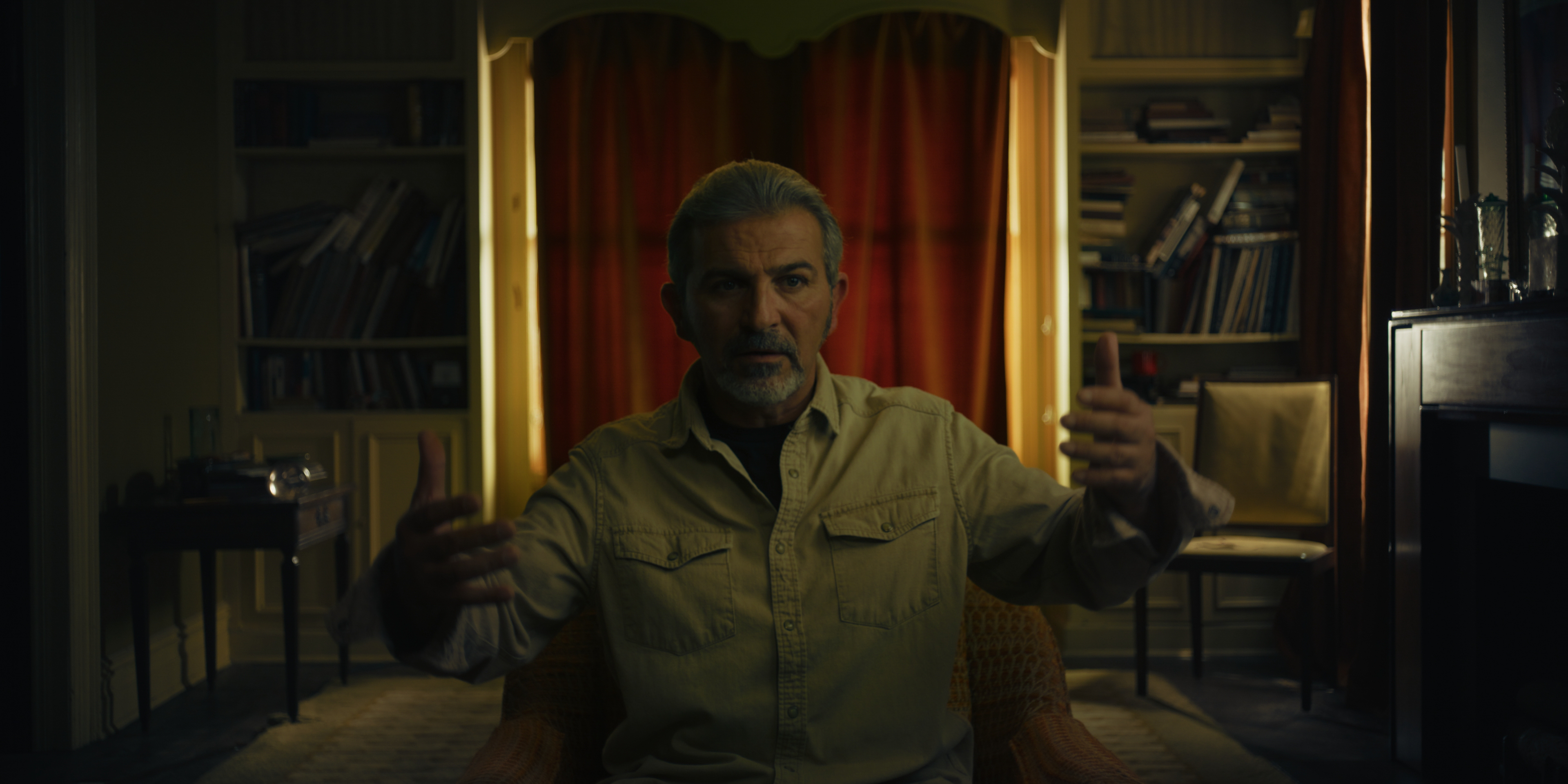 actor Christopher Lutz large photo