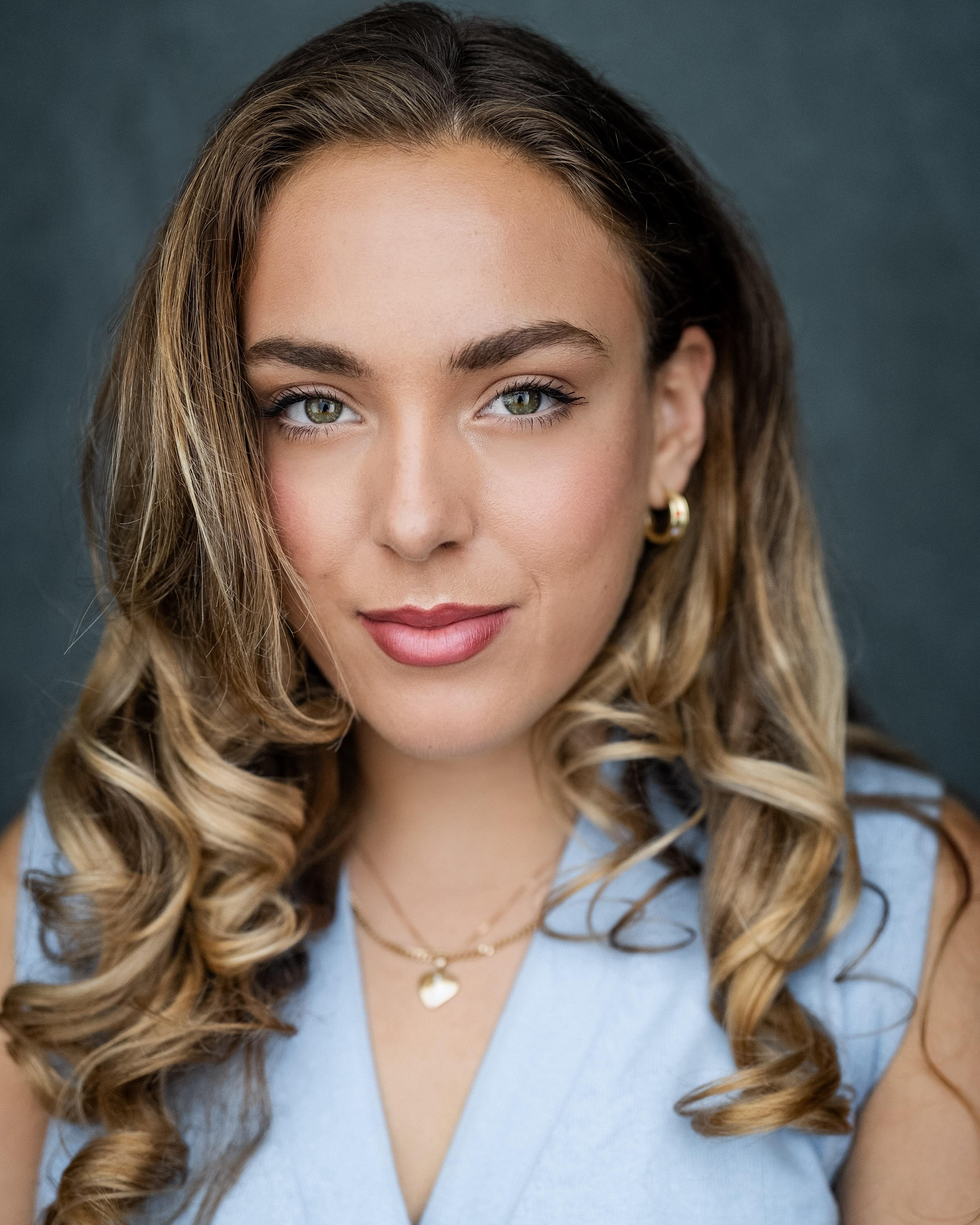 actor Nancy Lowe large photo