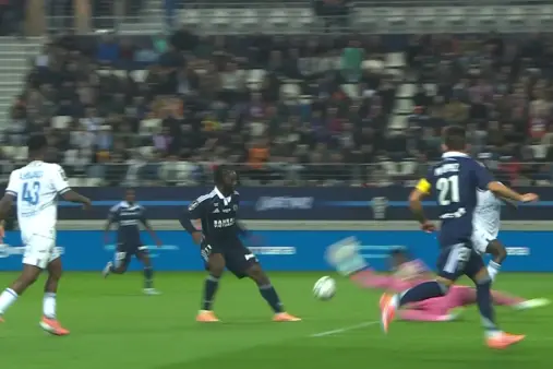 [Highlights] Tiki-taka! Paris FC's frontline one-touch passes lead to Kraso's poked shot wide