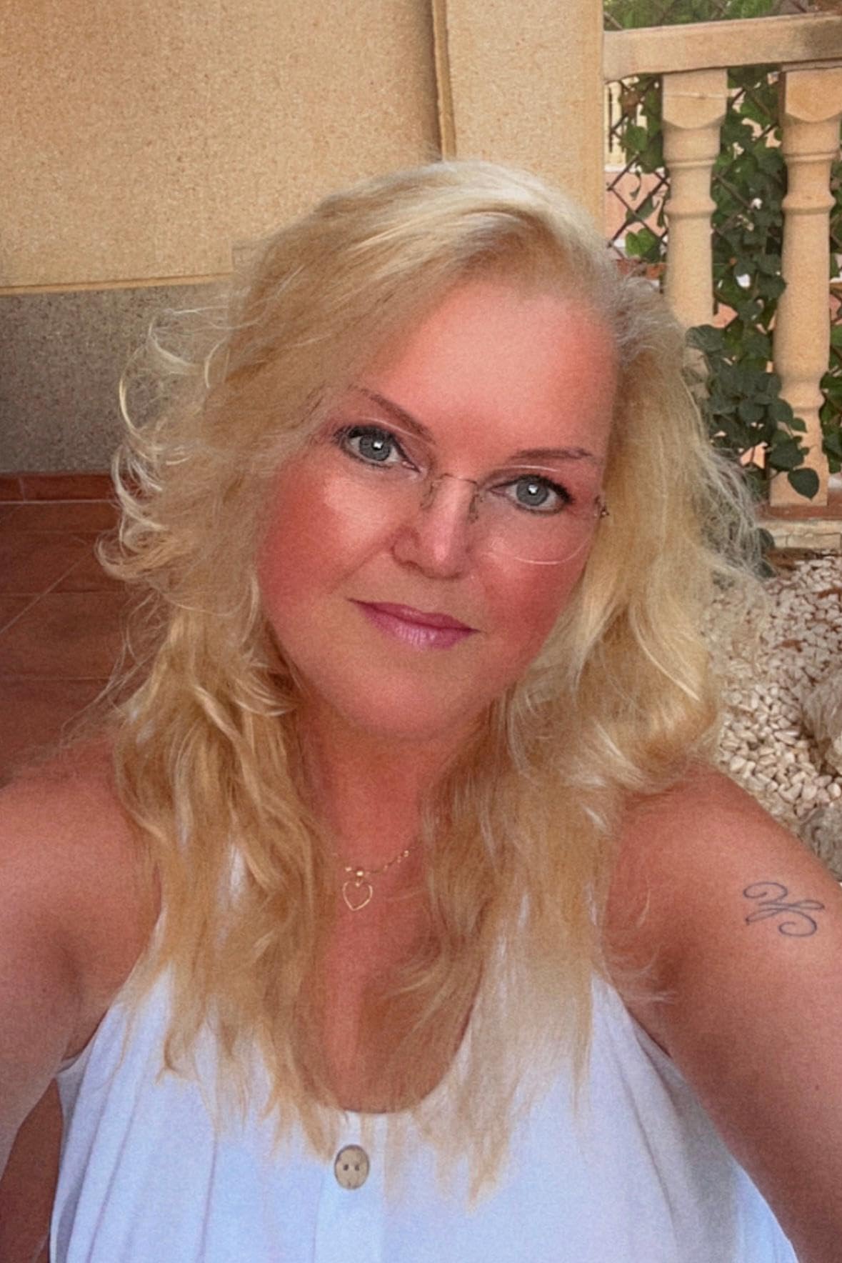 actor Helle Pilar Larsen large photo