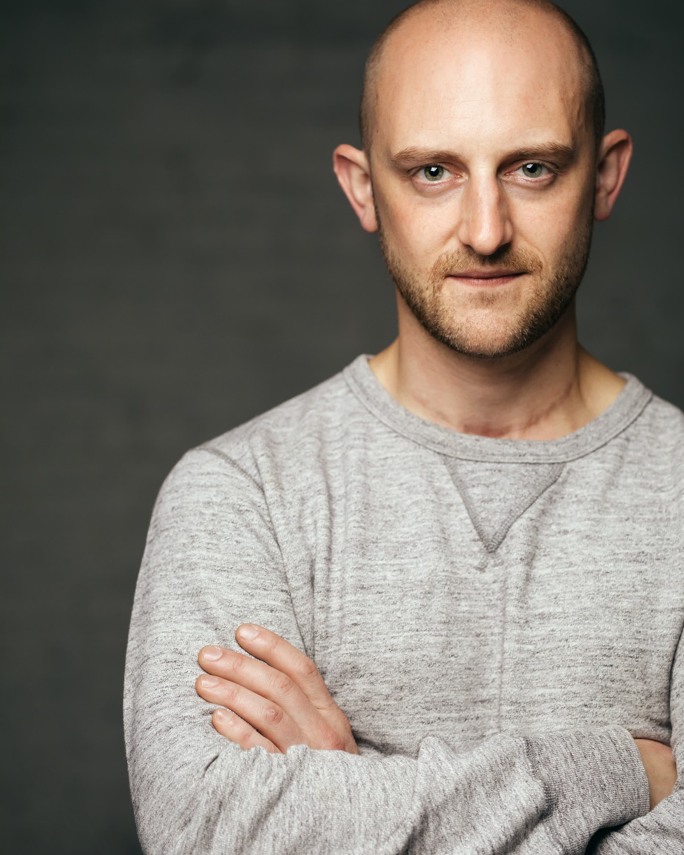 actor Ian Bell large photo