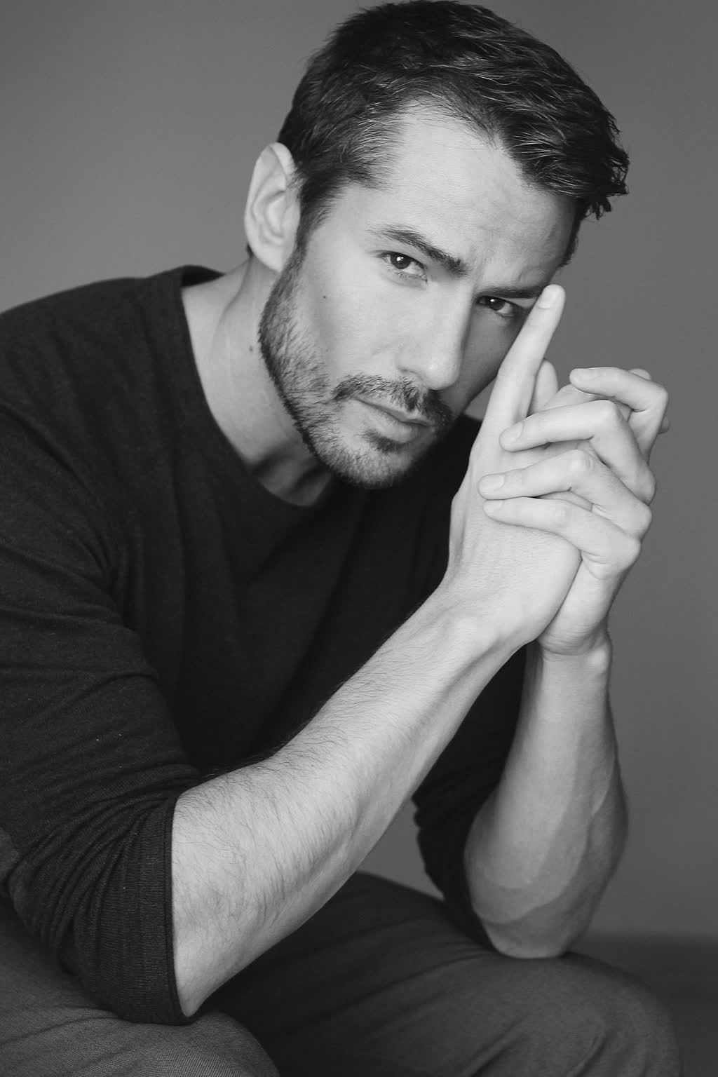 actor Alejandro Albarracín large photo