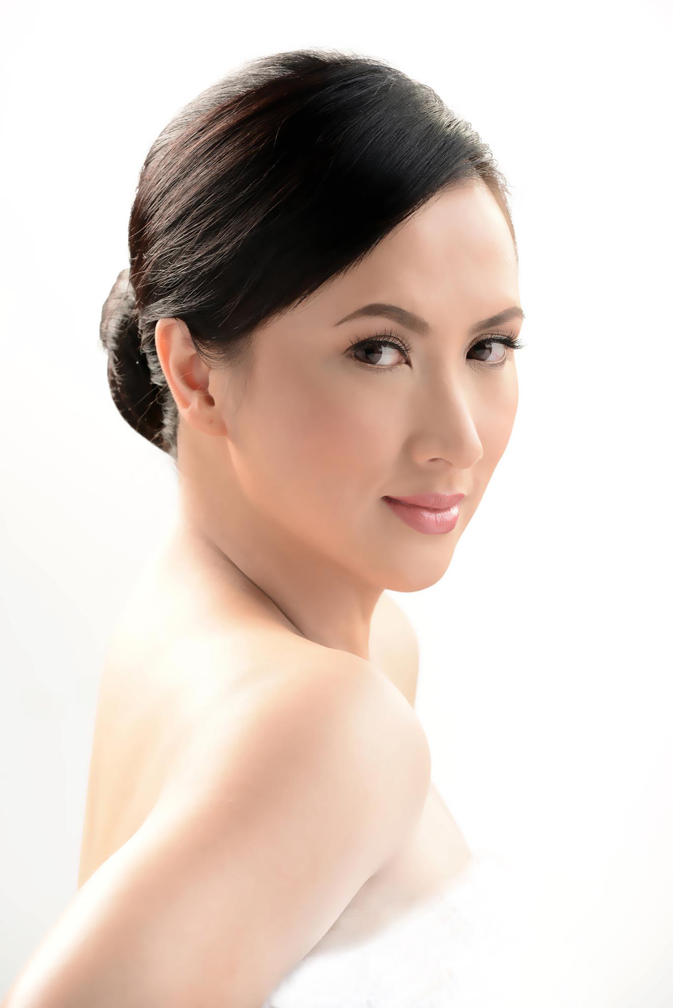 actor Ayen Munji-Laurel large photo