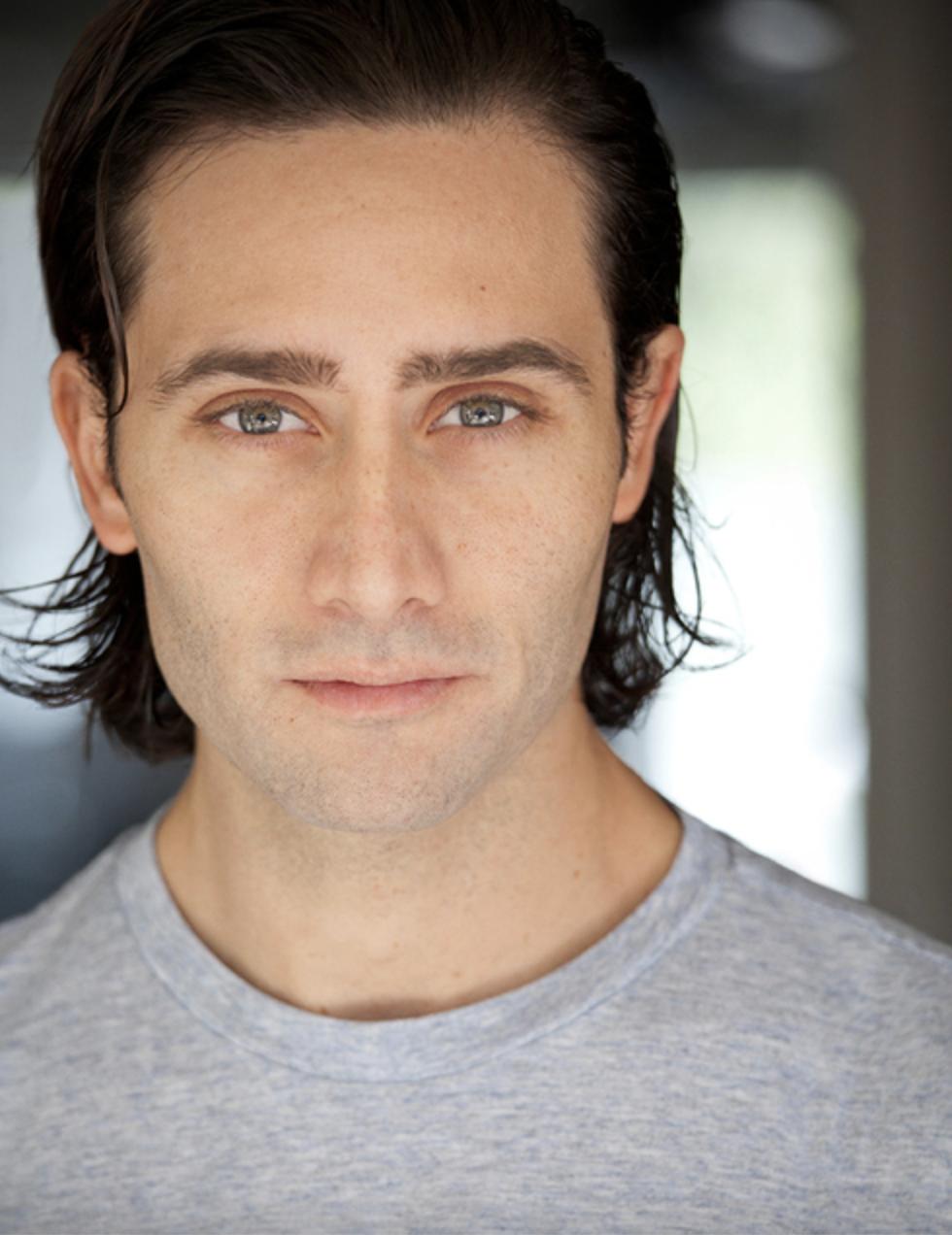 actor Andres De La Fuente large photo