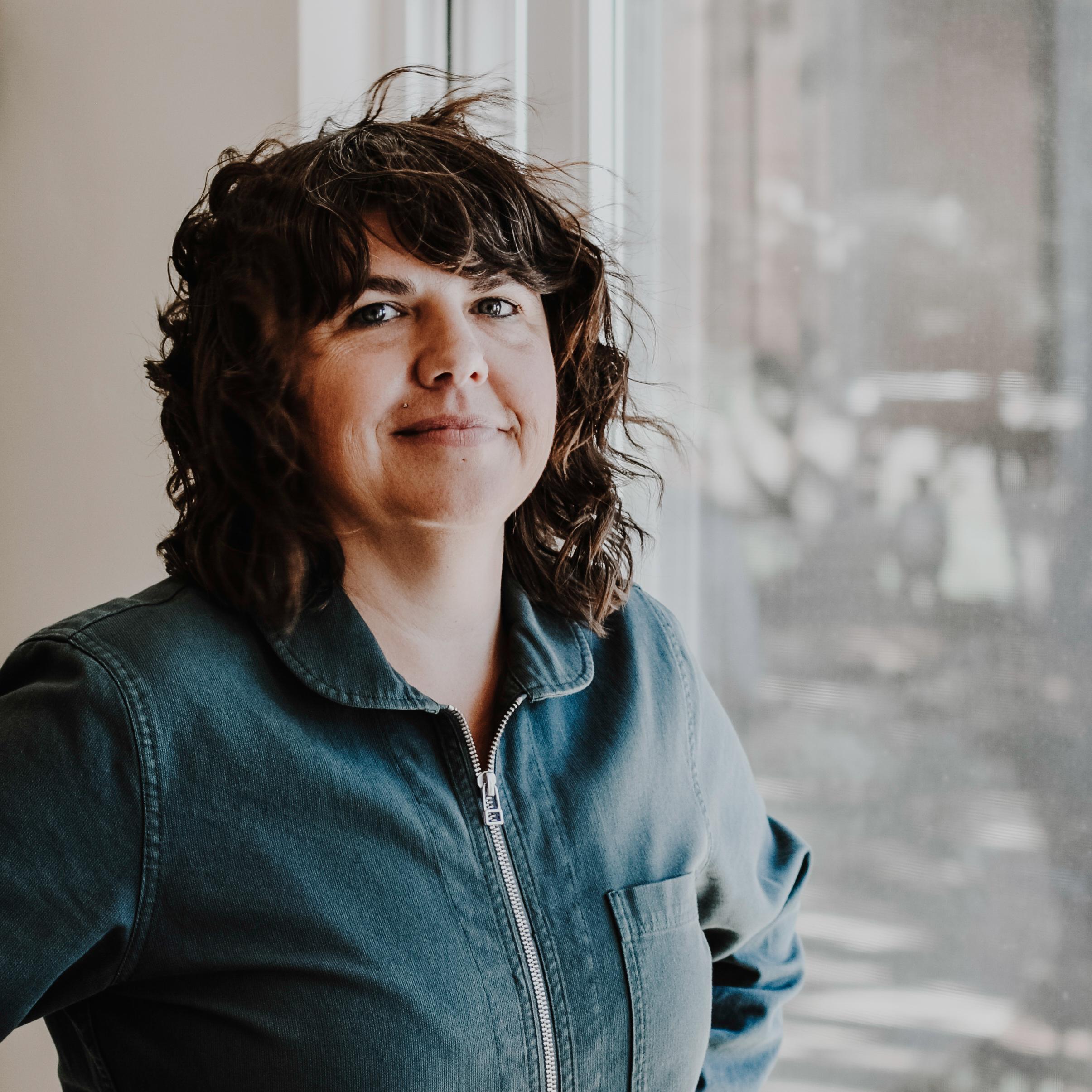 actor Jess Devaney large photo