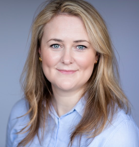 actor Philippa Dunne large photo