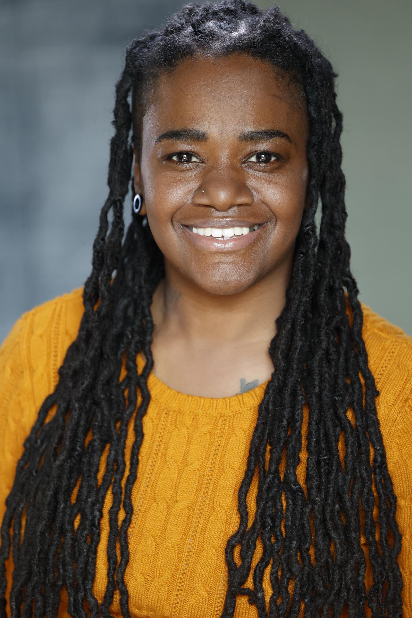 actor Erica Hector large photo