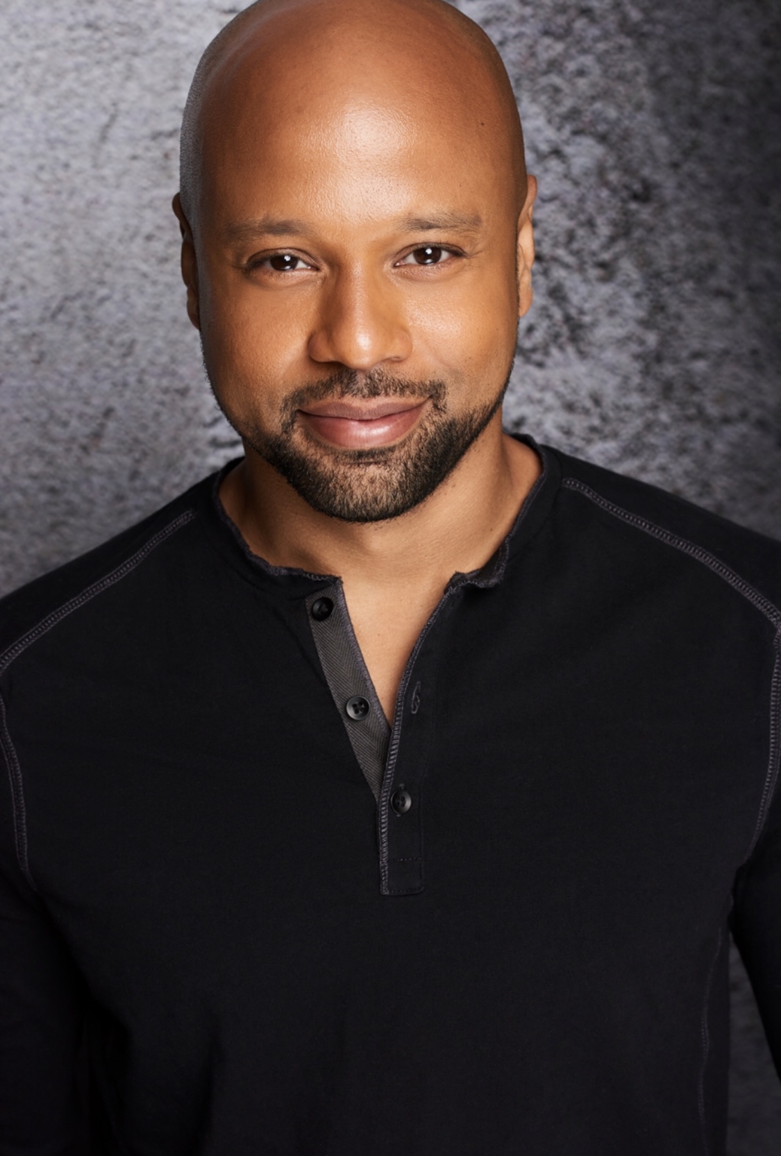 actor Thomas Daniel Smith large photo