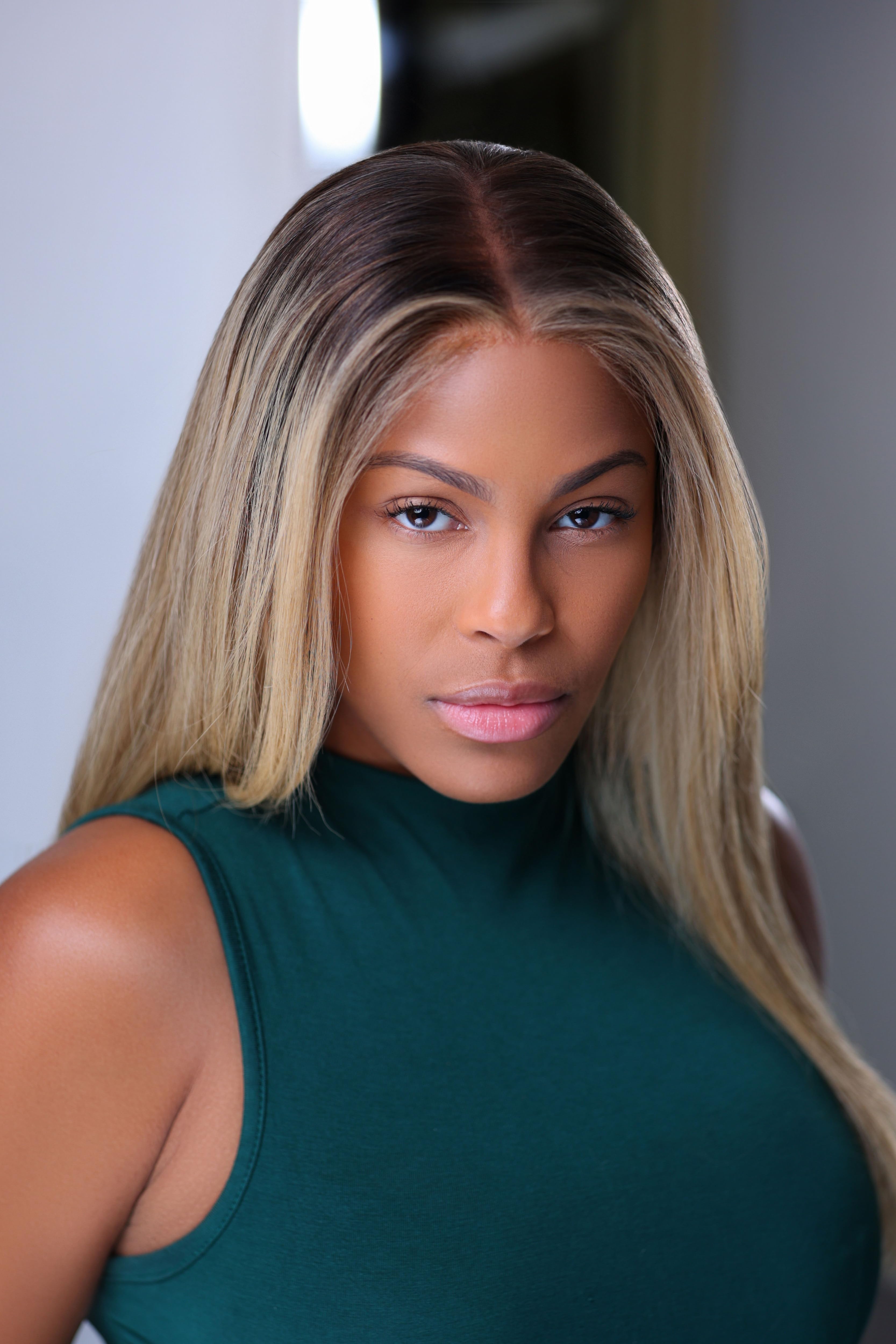 actor Simone Johns large photo