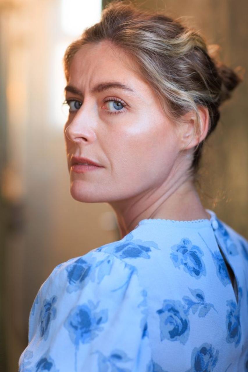 actor Nicola Fishwick large photo