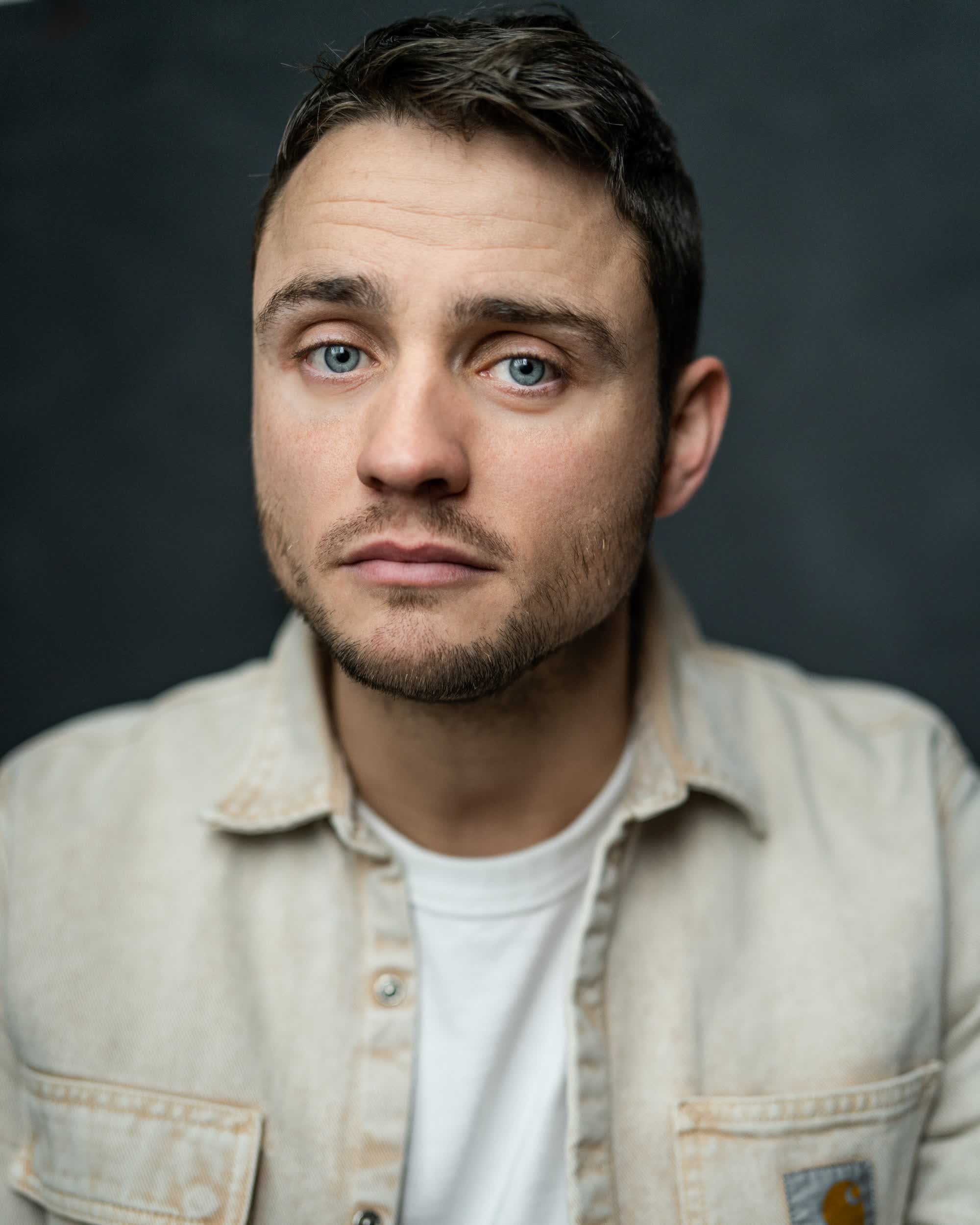 actor Darren Cahill large photo