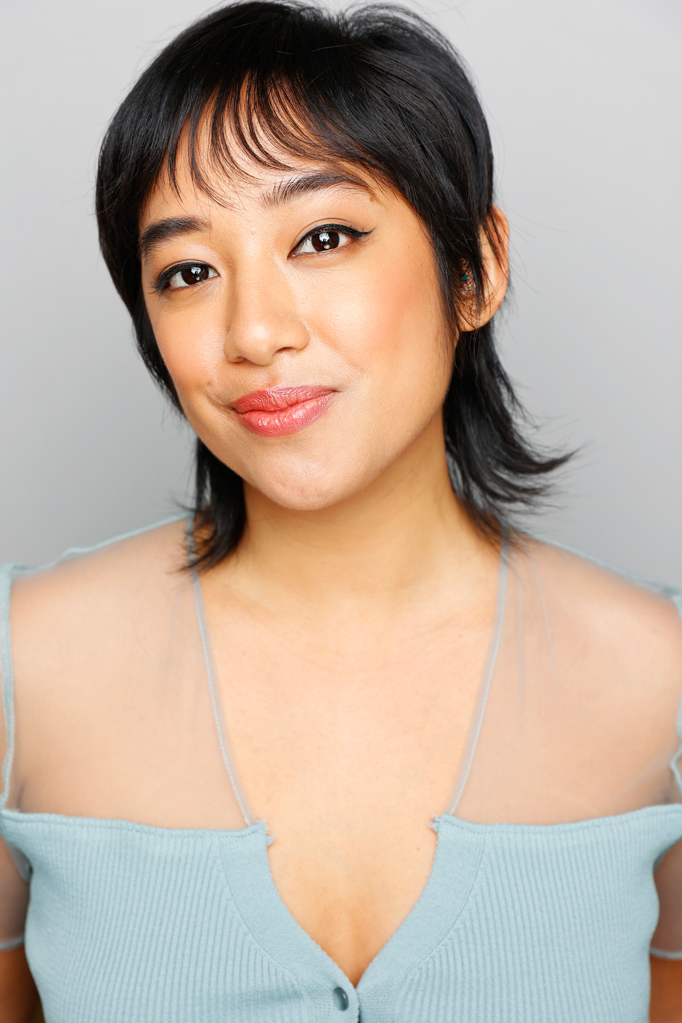 actor Jenn Santos large photo