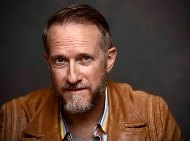 actor Russell Edge large photo