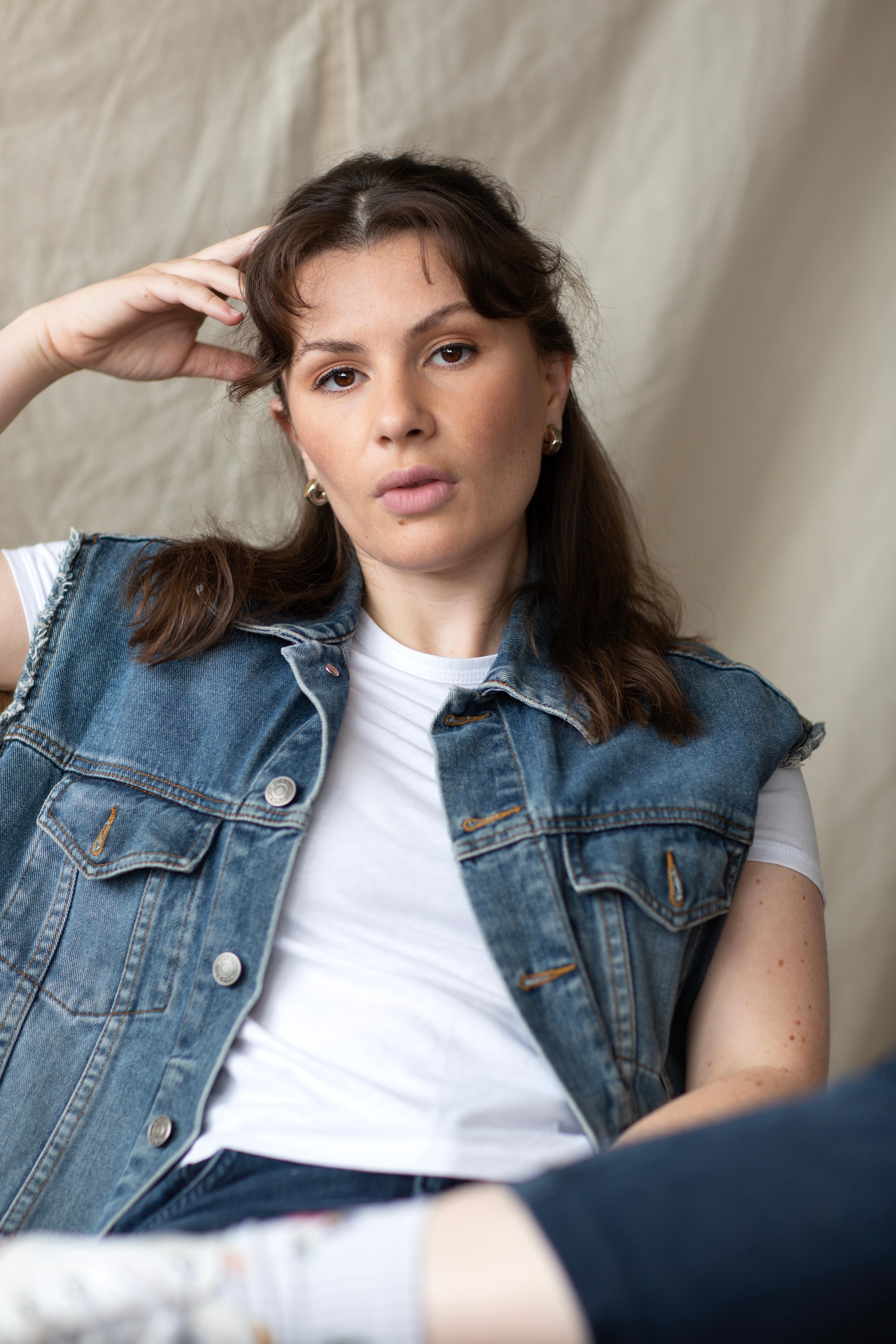 actor Bettina Paris large photo