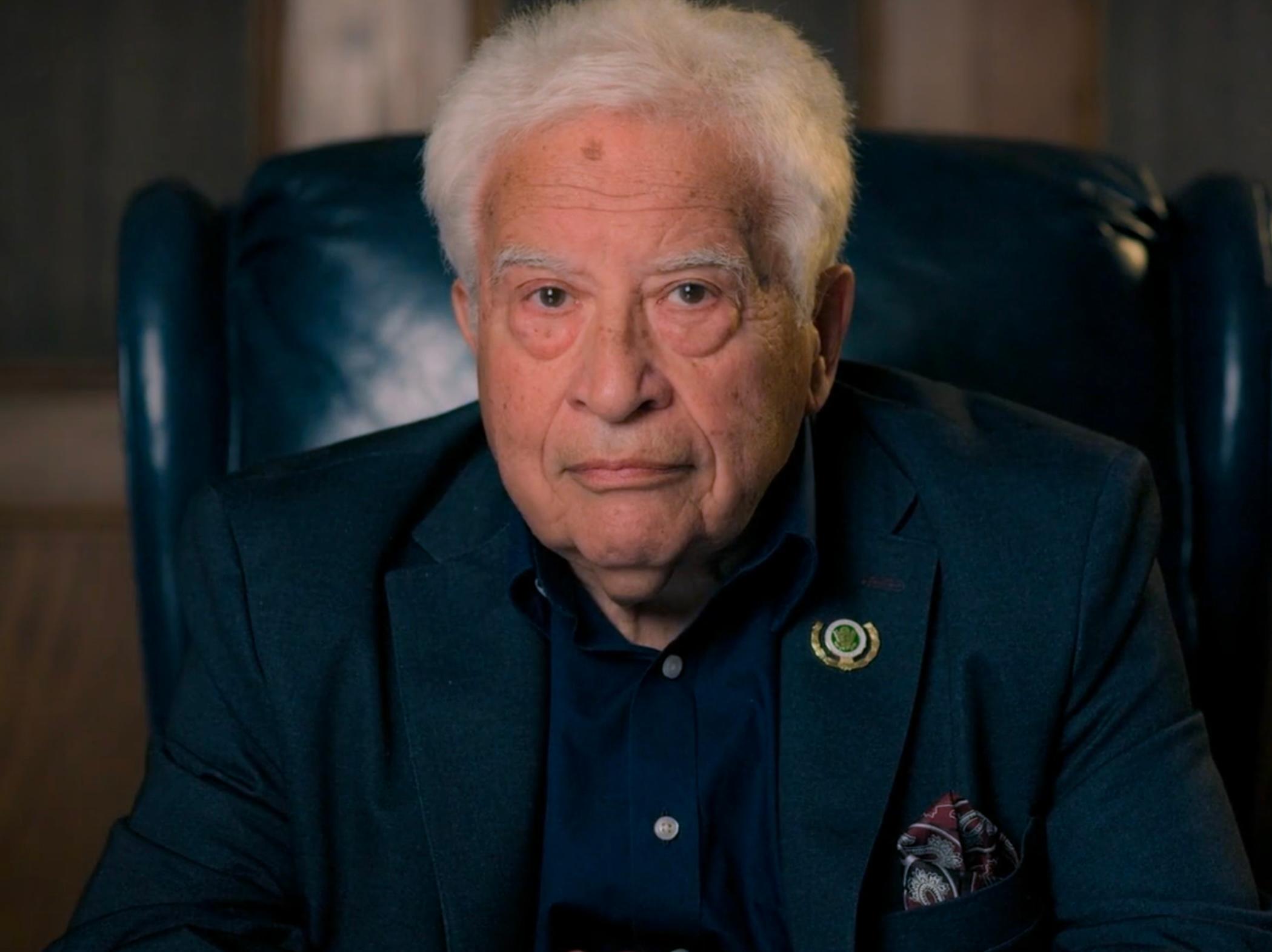 actor Victor Perillo large photo