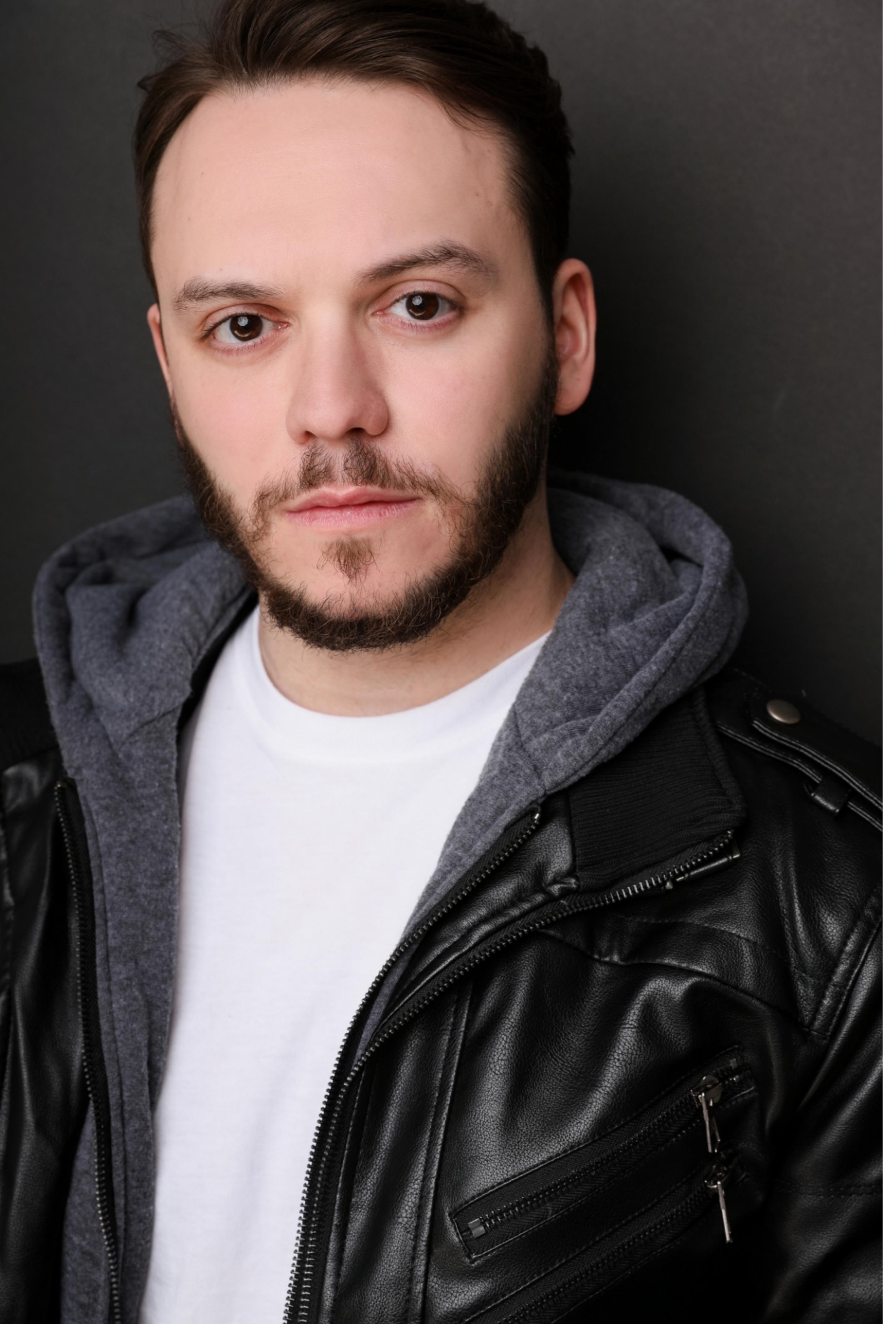 actor Casey Donnelly large photo