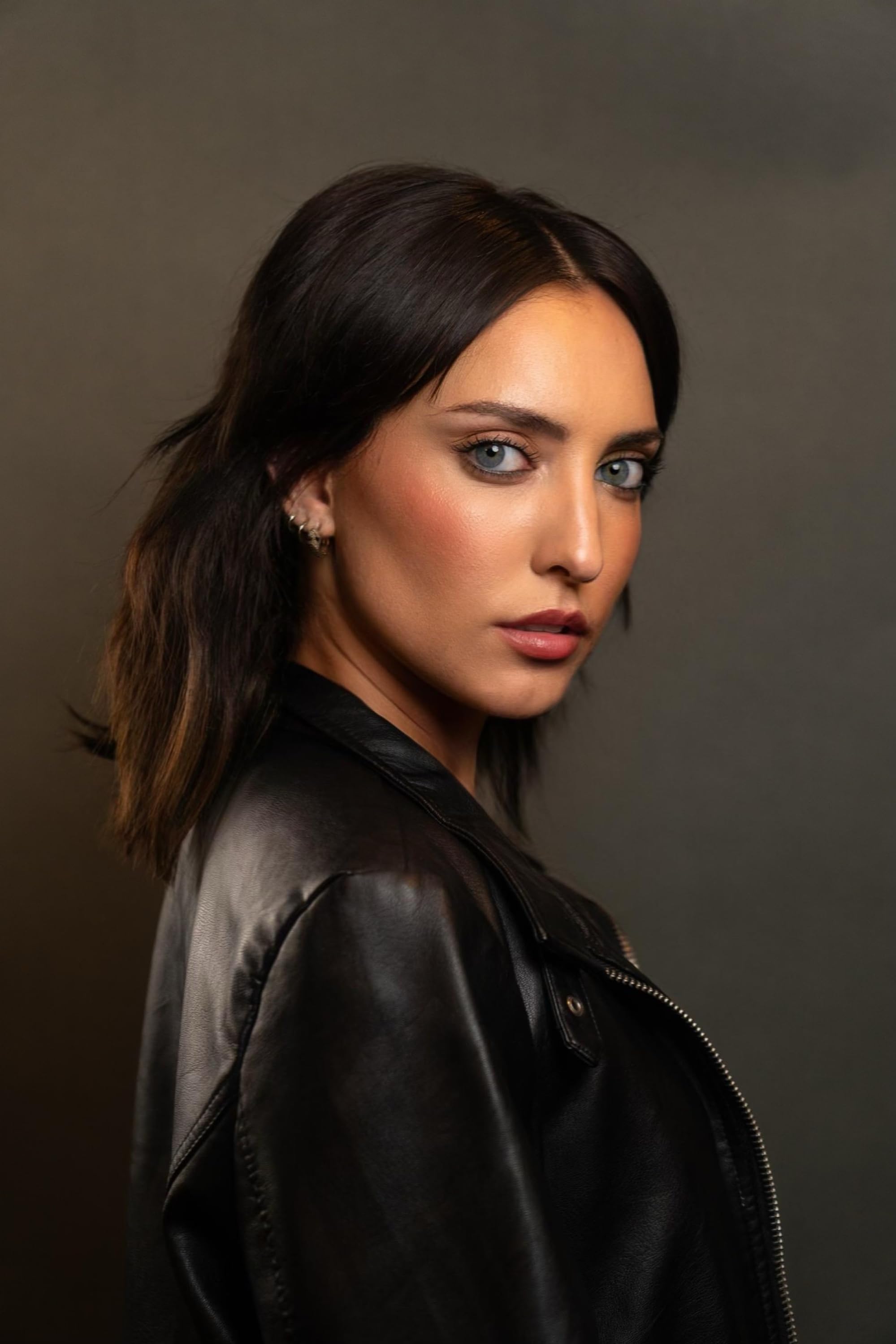 actor Savannah Mares large photo