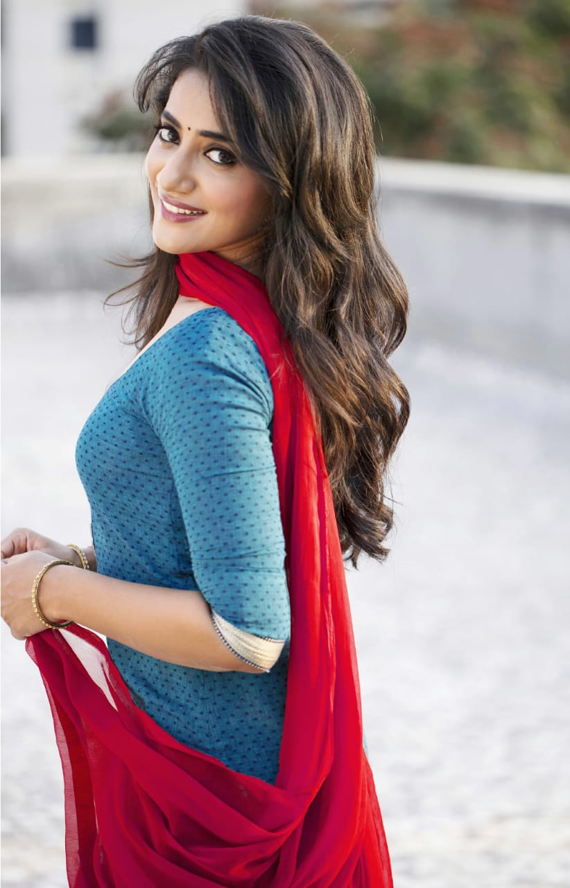 actor Rutuja Shinde large photo