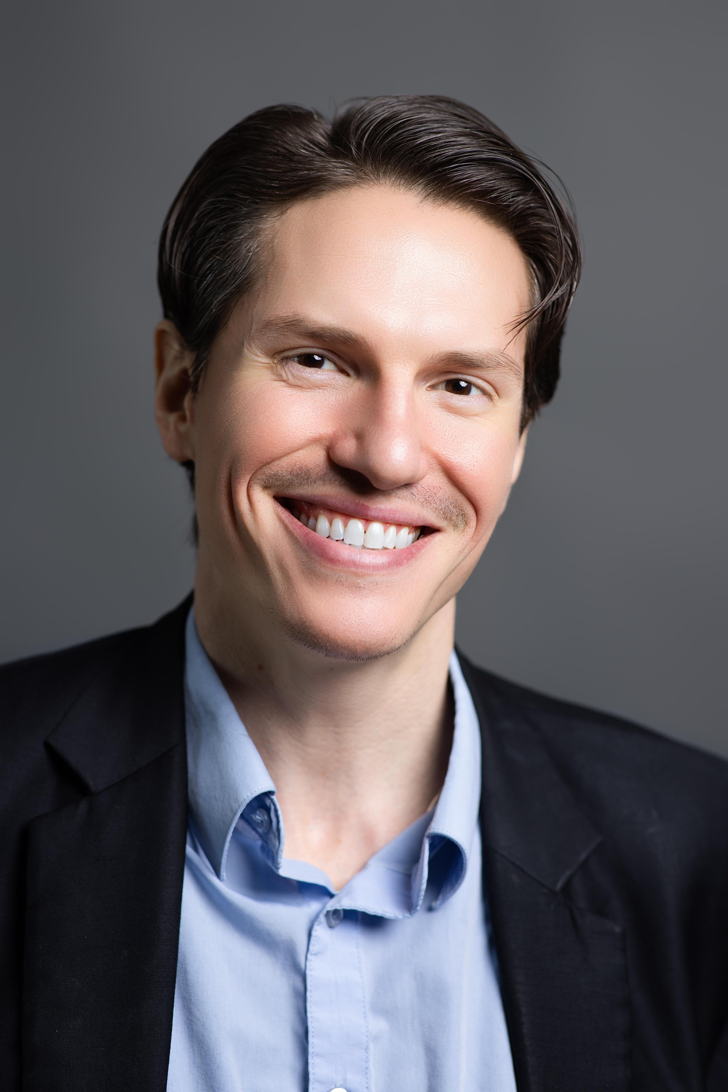 actor Philip Trossarello large photo