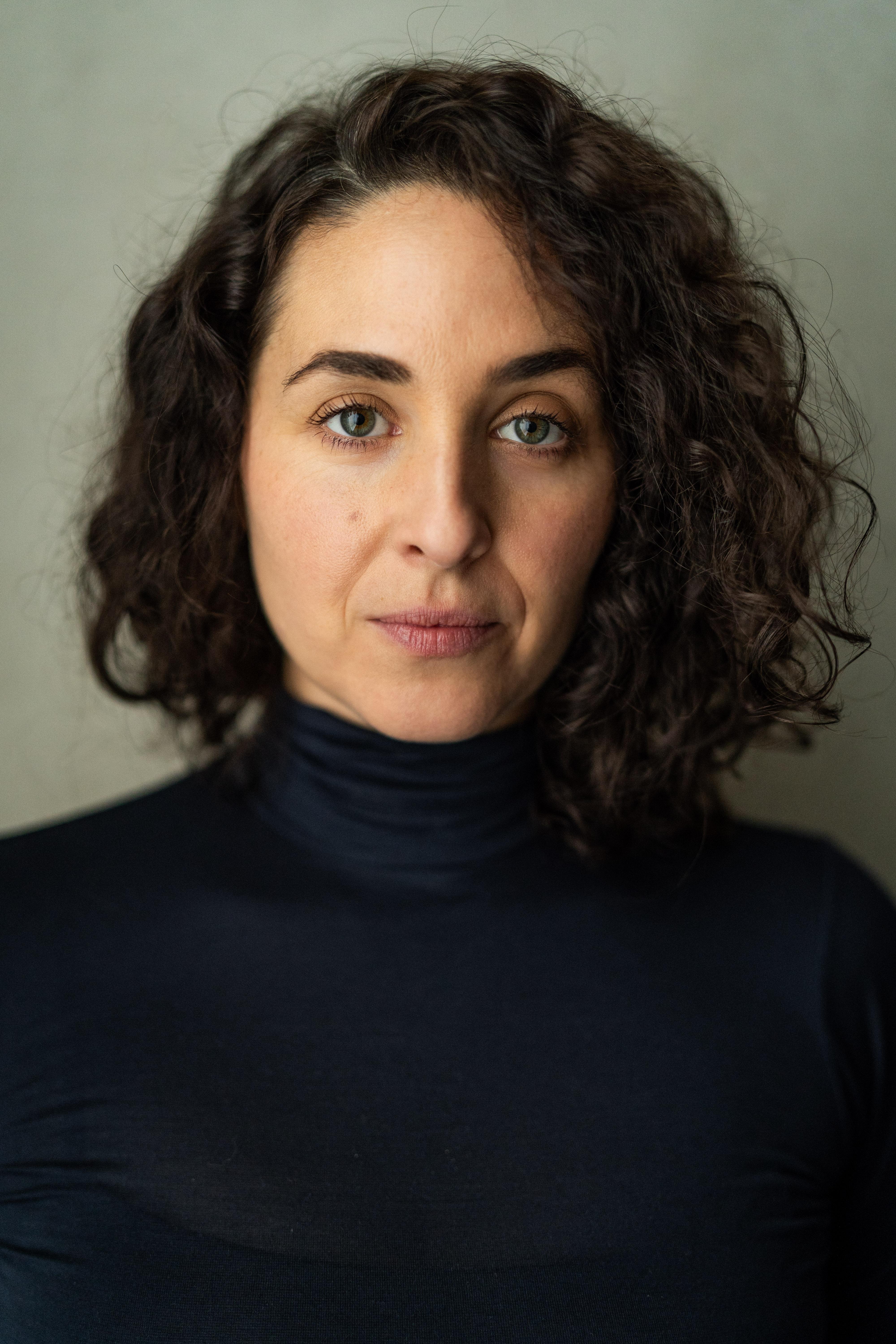 actor Lara Sawalha large photo