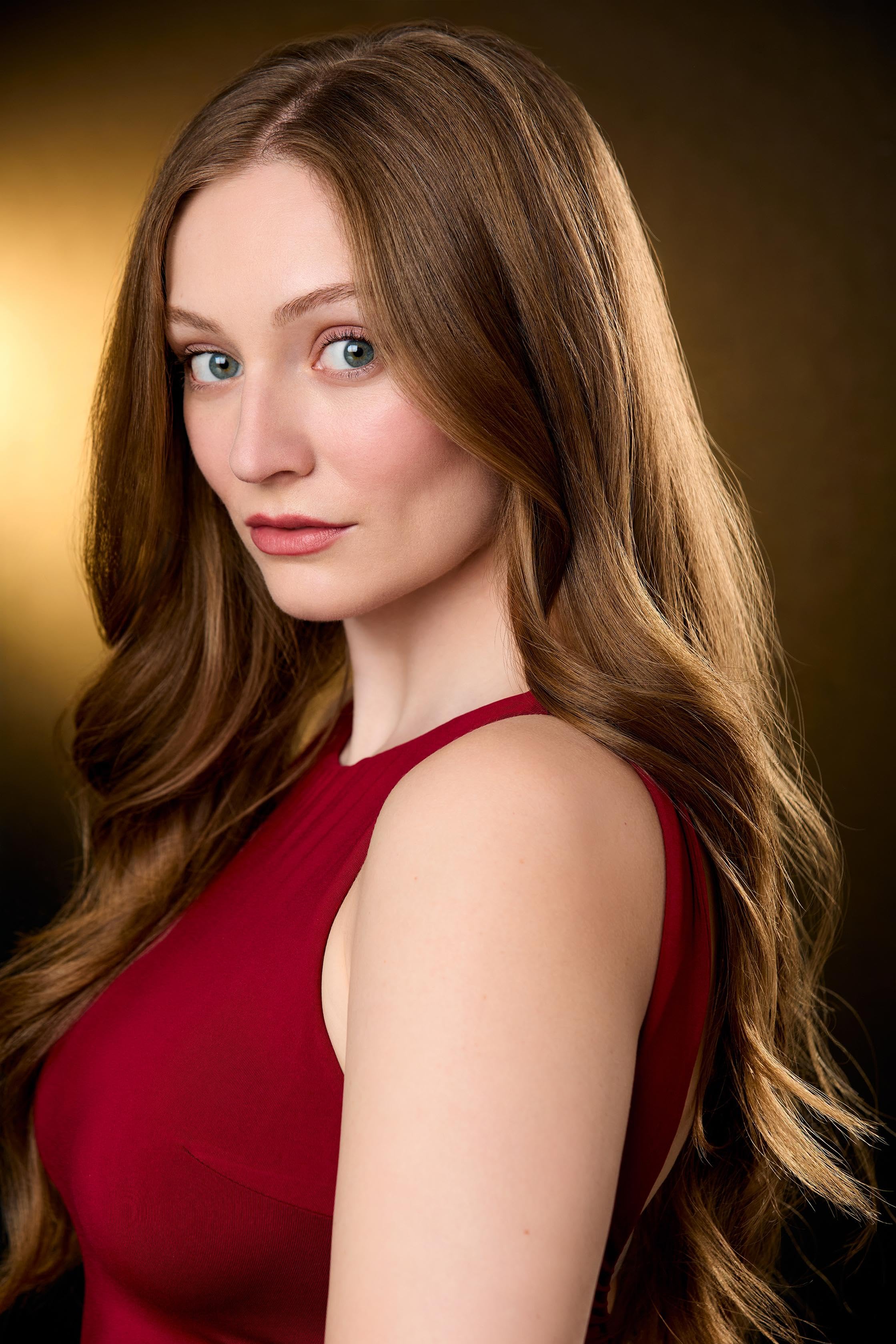 actor Haley Lohrli large photo