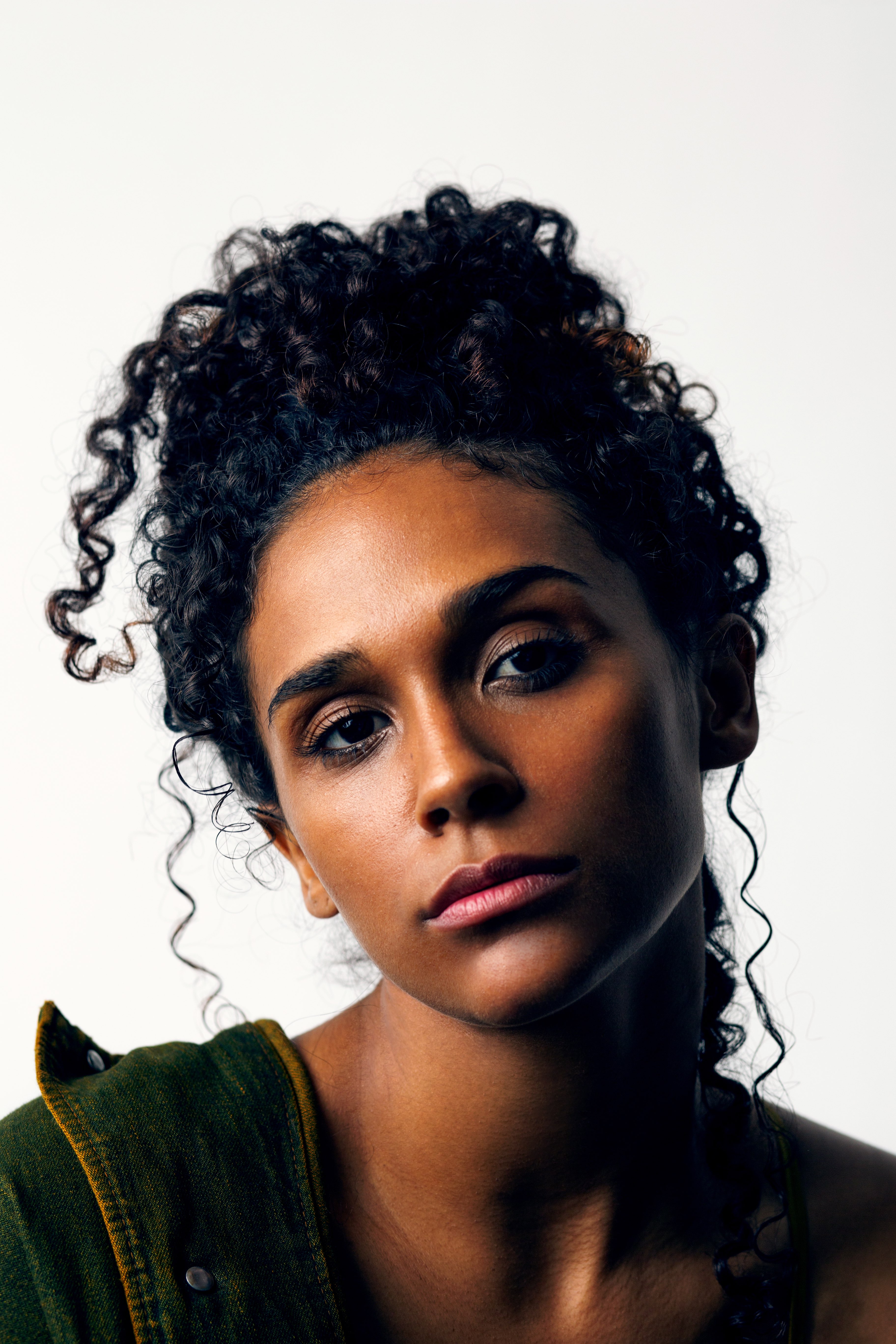 actor Briana Henry large photo