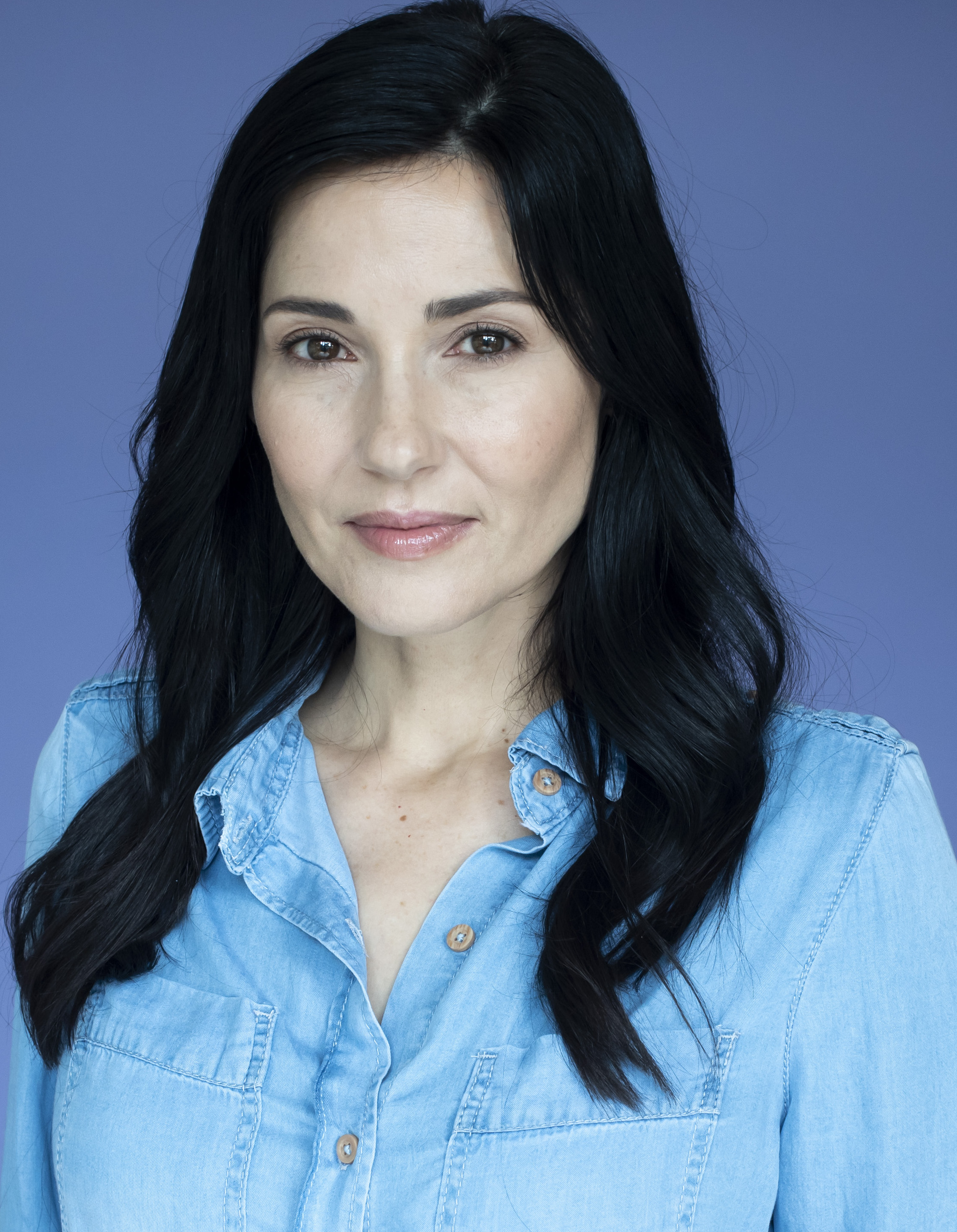 actor Dina Renon large photo