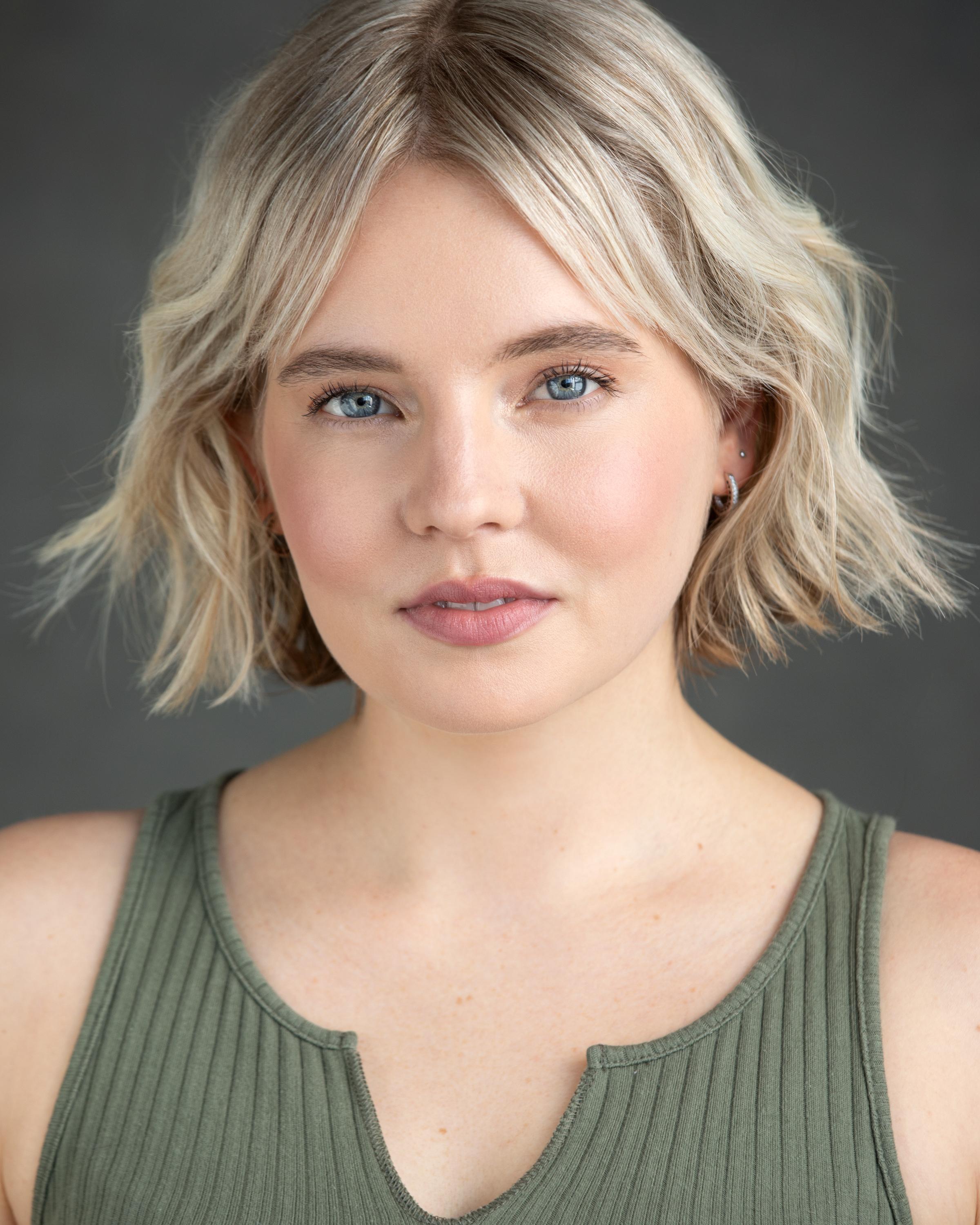 actor Madison Seguin large photo