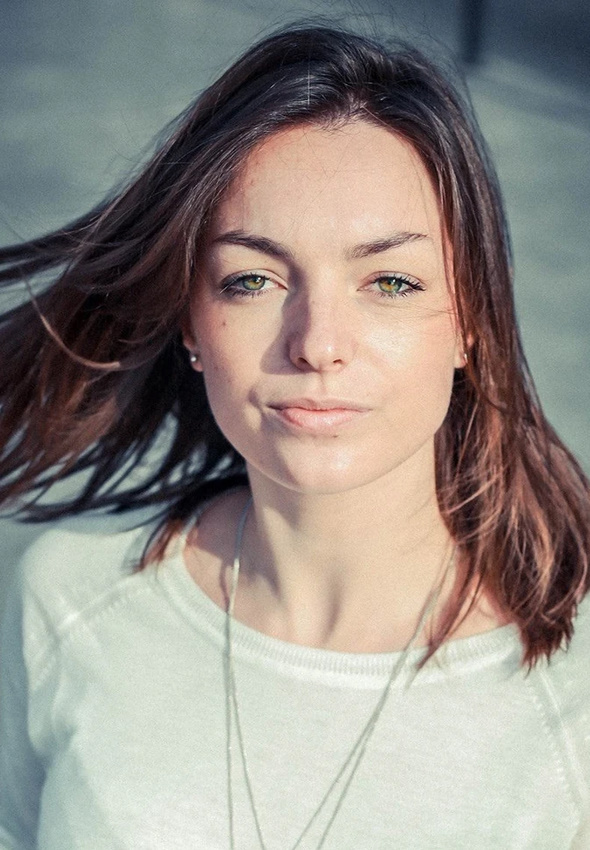 actor Estelle Darnault large photo