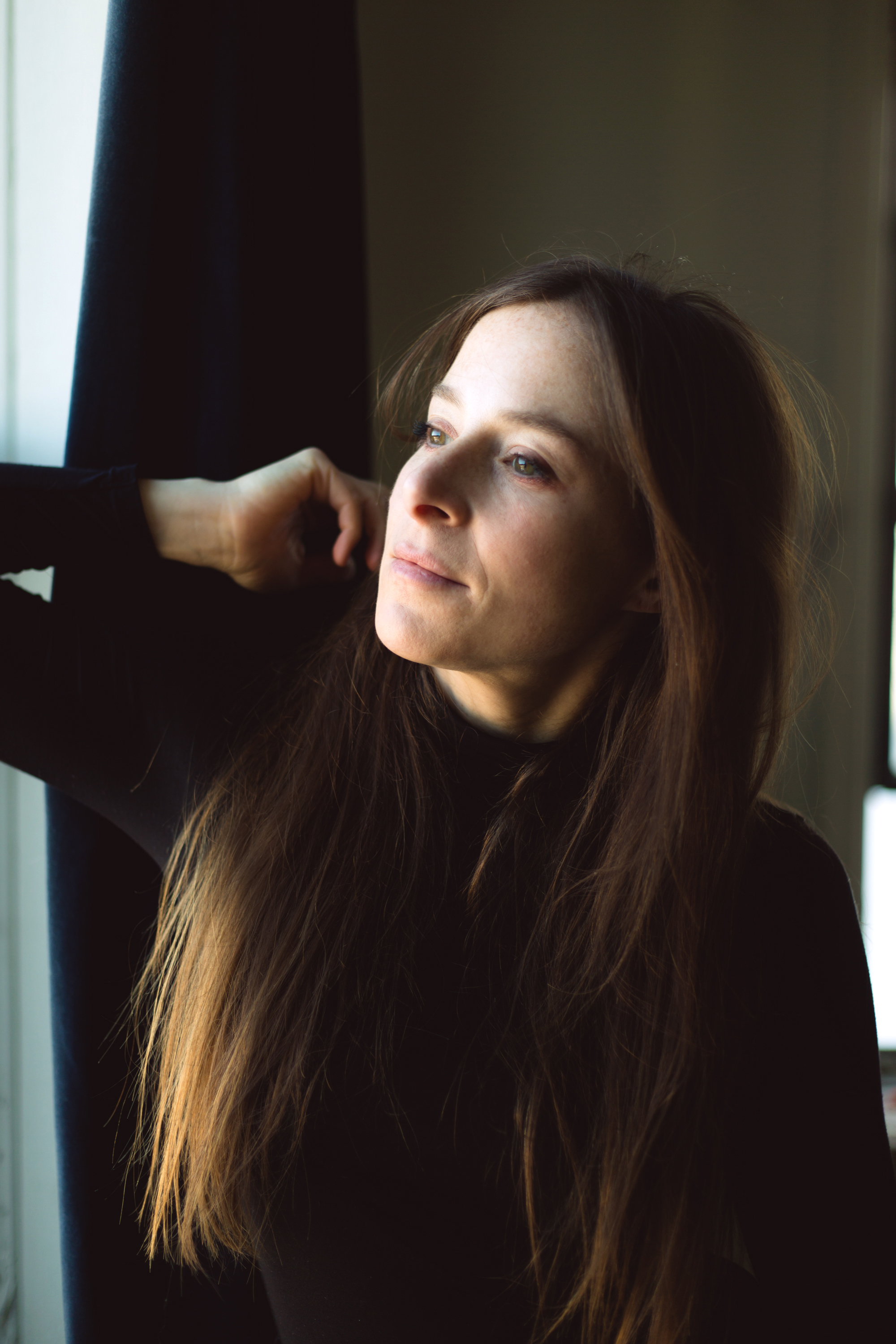 actor Chloe Sirene large photo