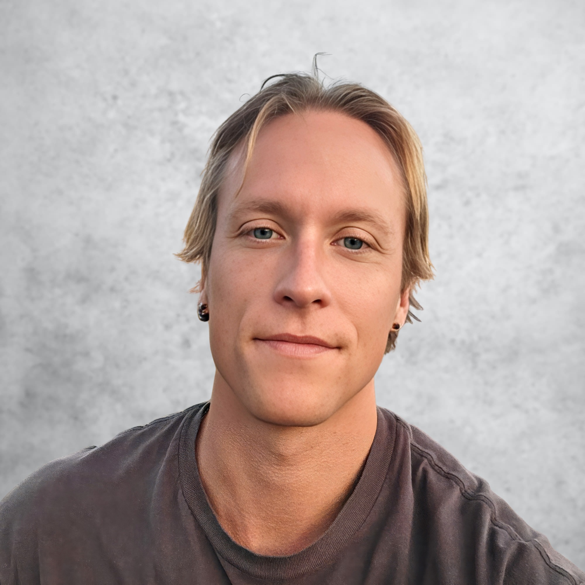 actor Lukas Pfob large photo