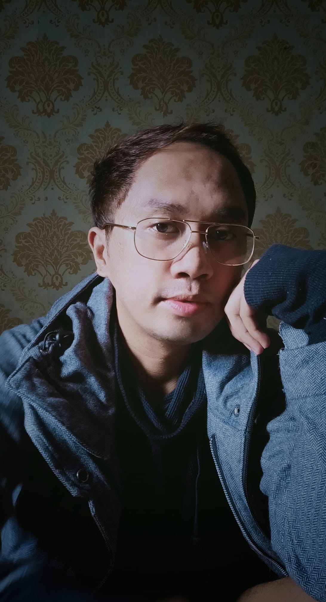 actor John Cris Catiggay large photo