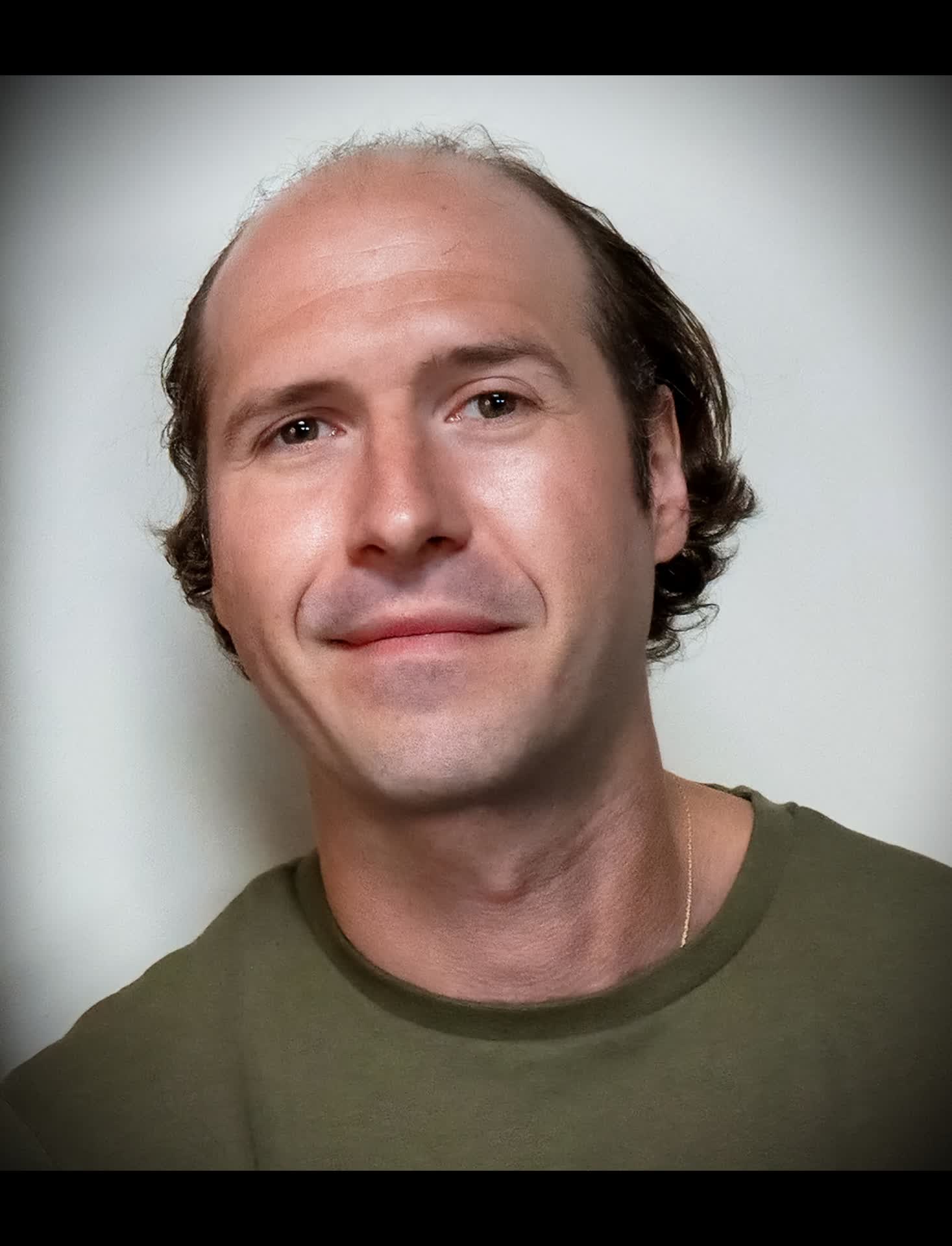 actor Laird Reghenas large photo