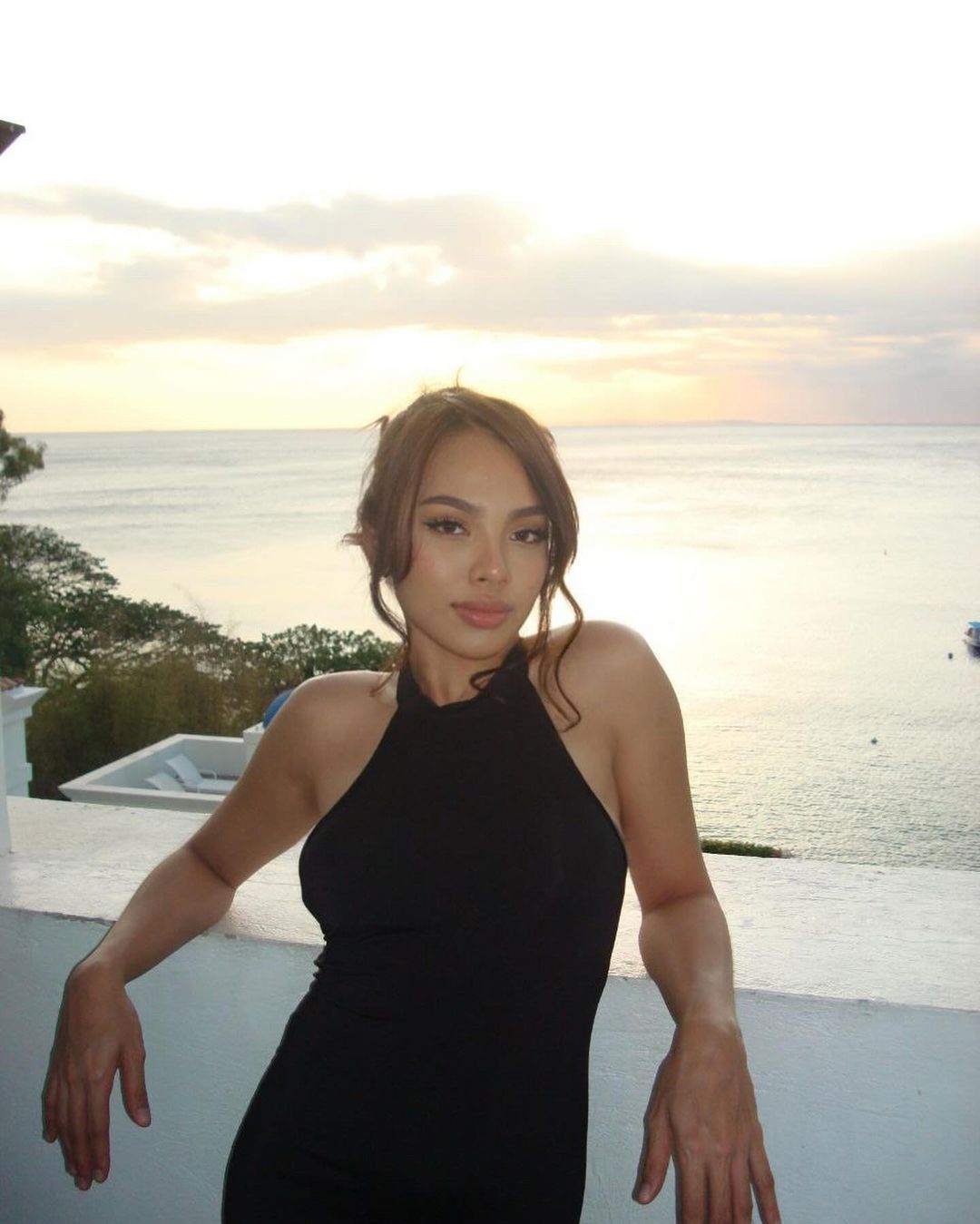 actor Mia Cruz large photo