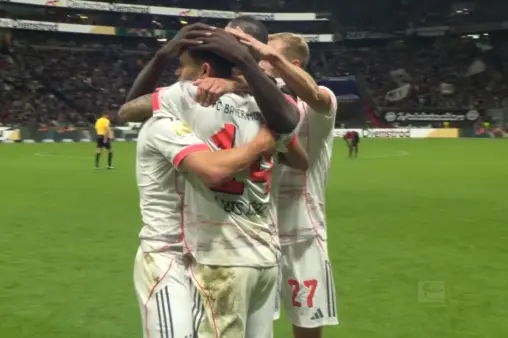 [Goal] Creates three goals alone! Dias takes the ball on the left, bursts past the outside and fires into the near corner to score