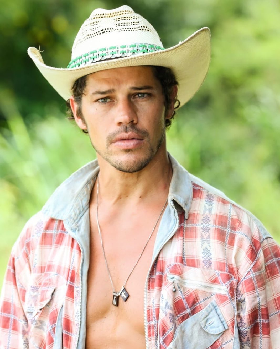 actor José Loreto large photo