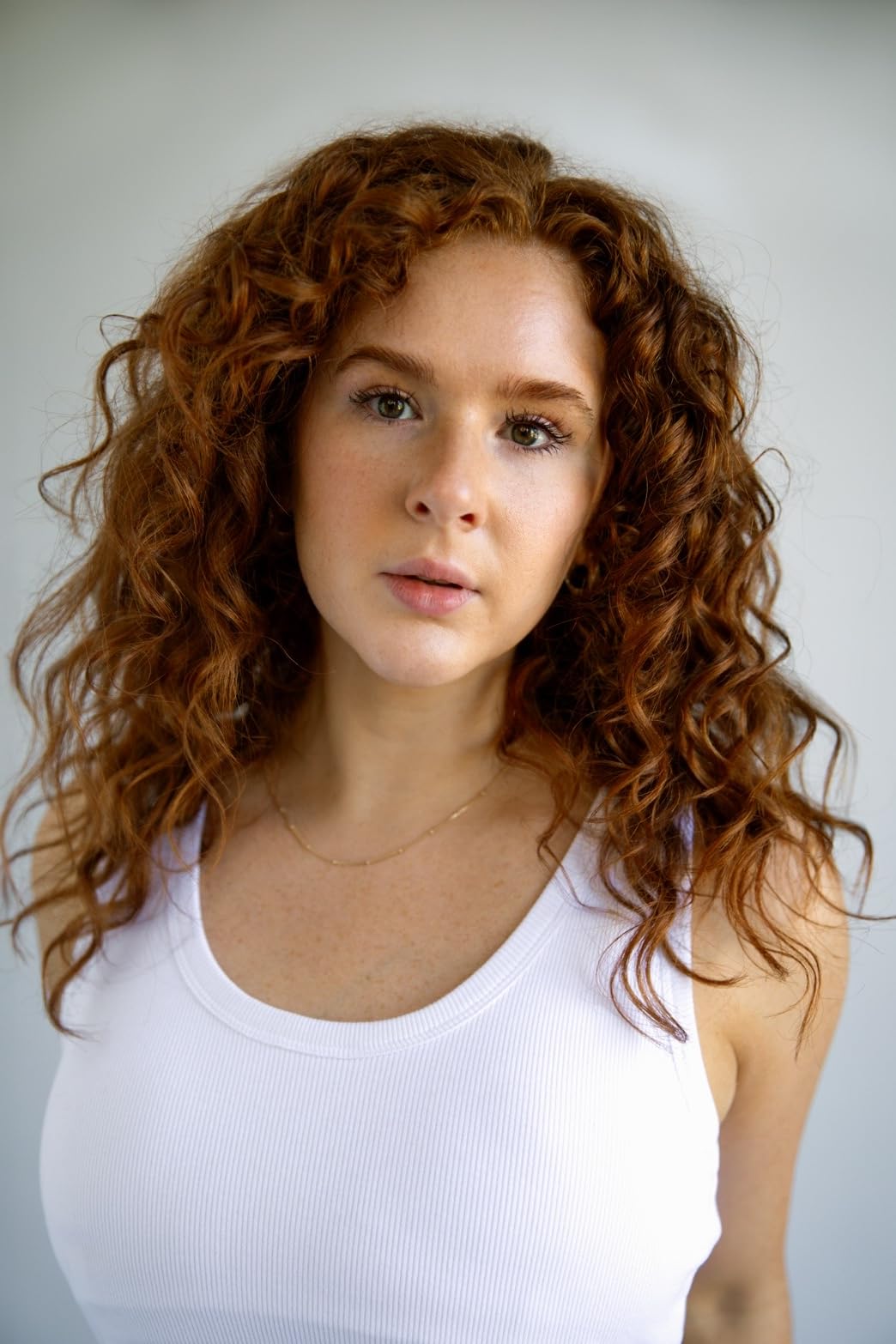 actor Niamh Lynch large photo