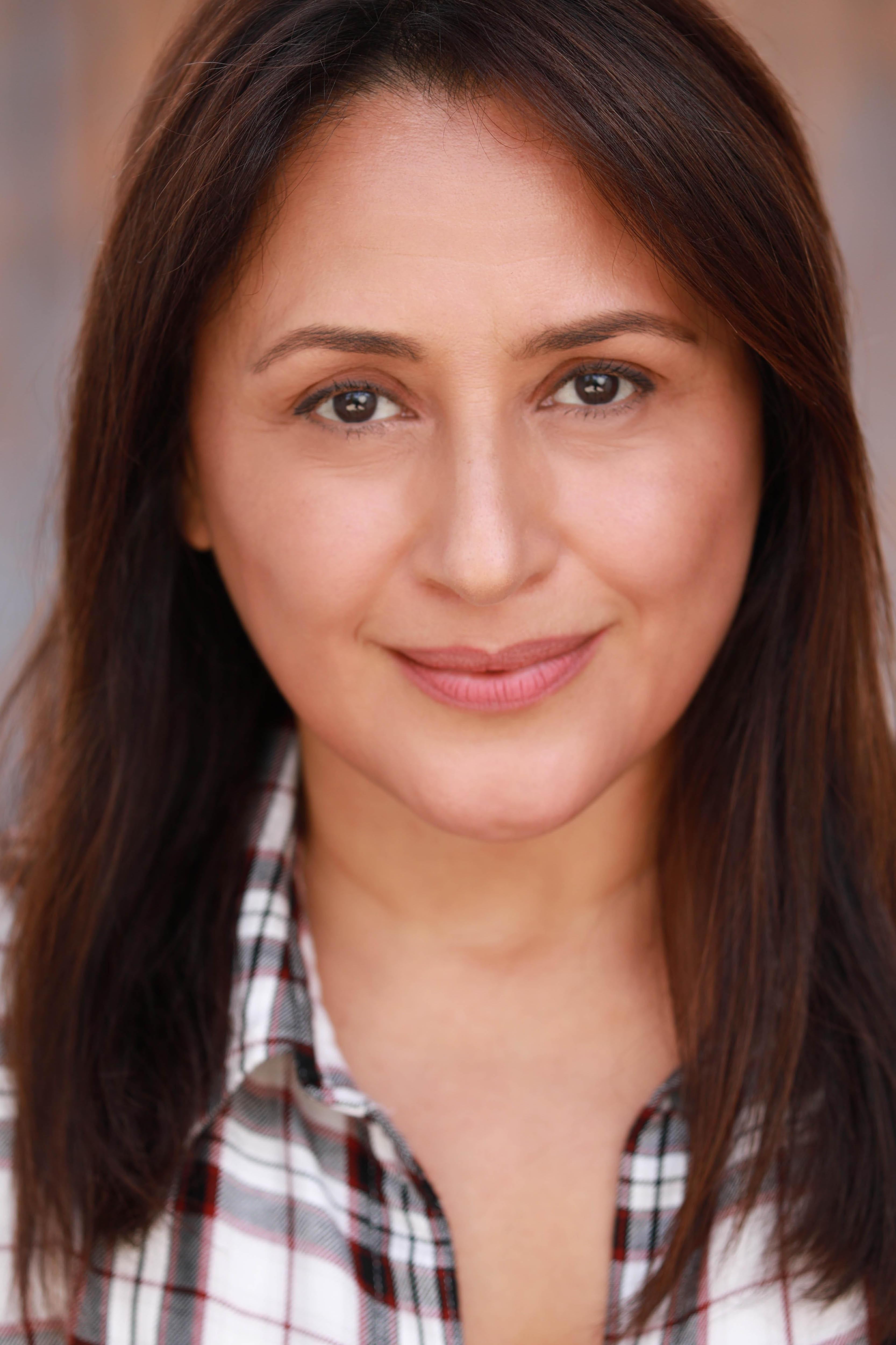 actor Zilah Mendoza large photo