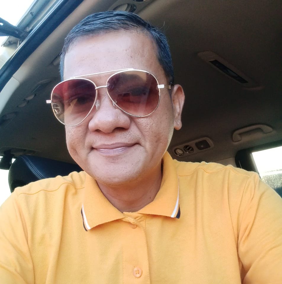 actor Efren Obligado large photo