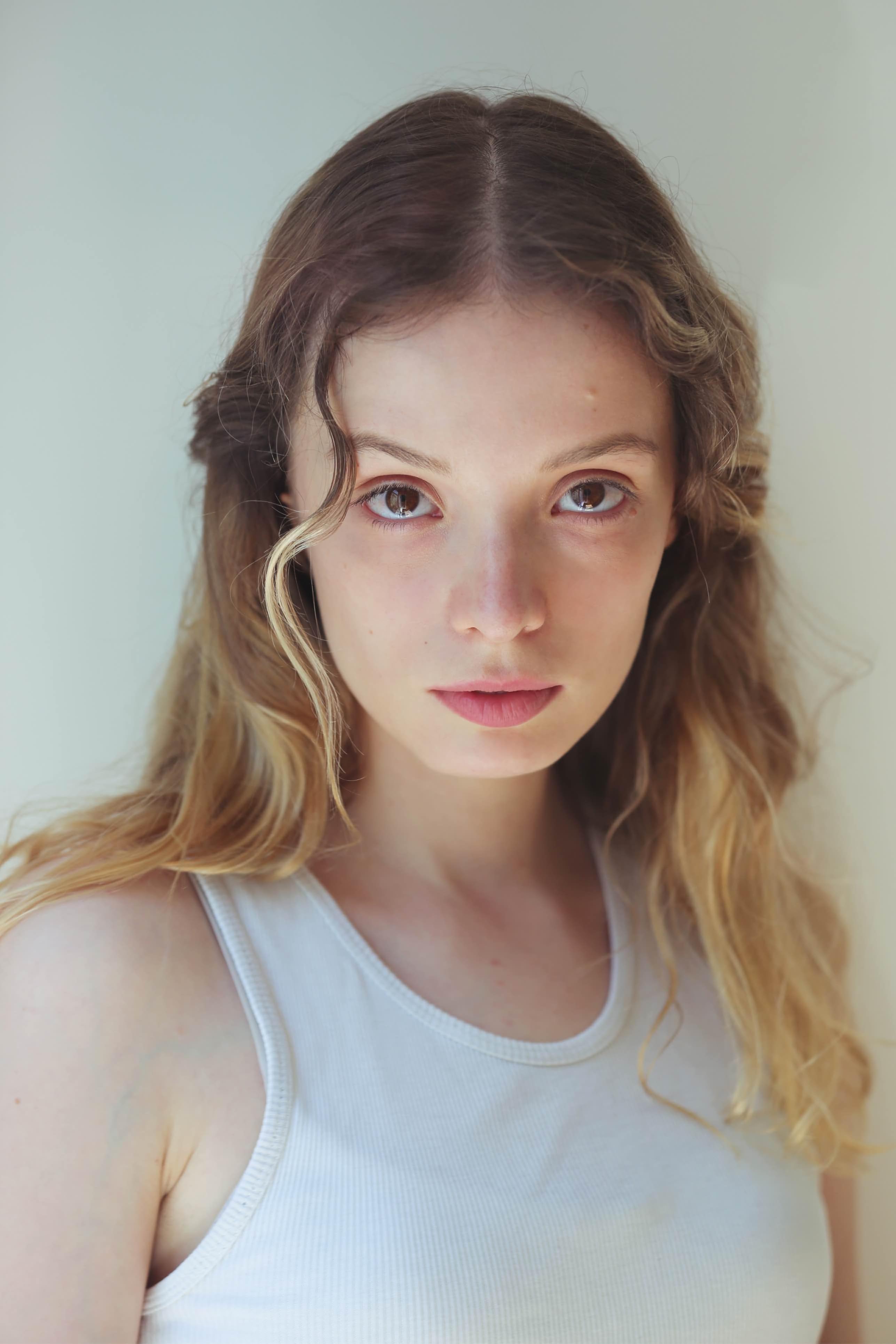 actor Lisa Delamar large photo