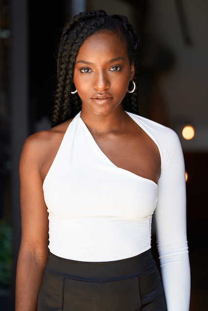 actor Courtney Rae Allen large photo