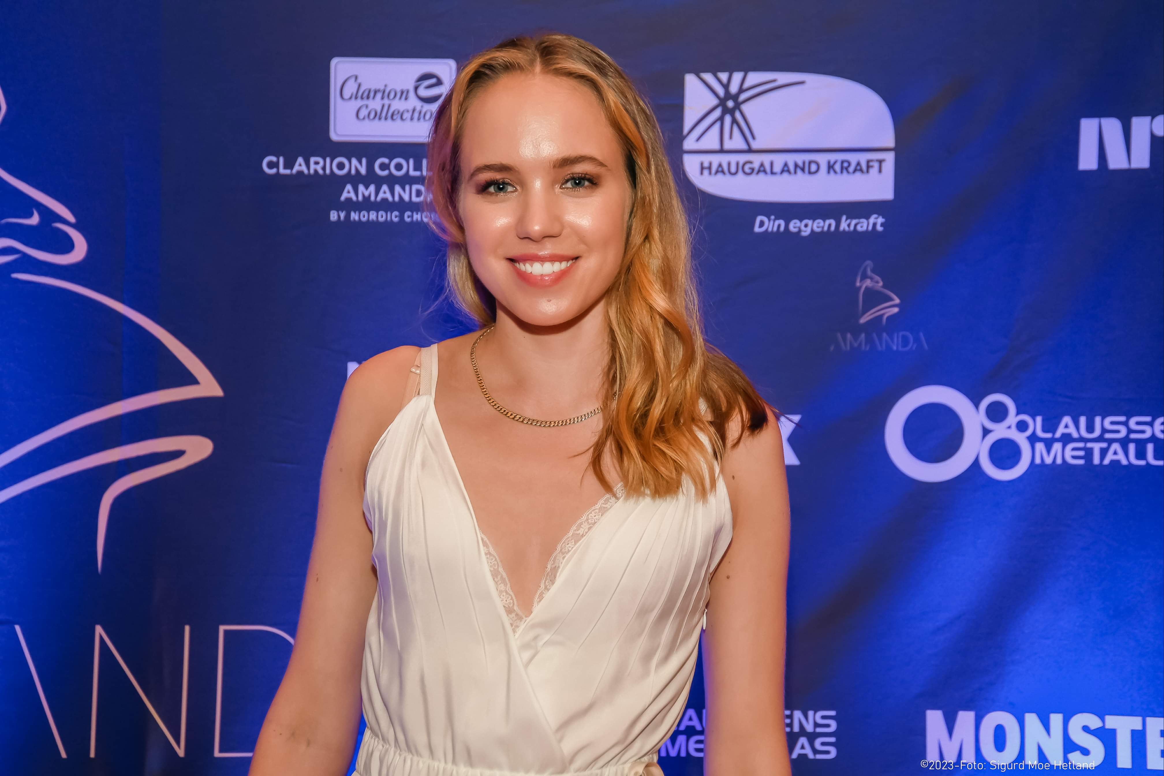 actor Aurora Nossen large photo