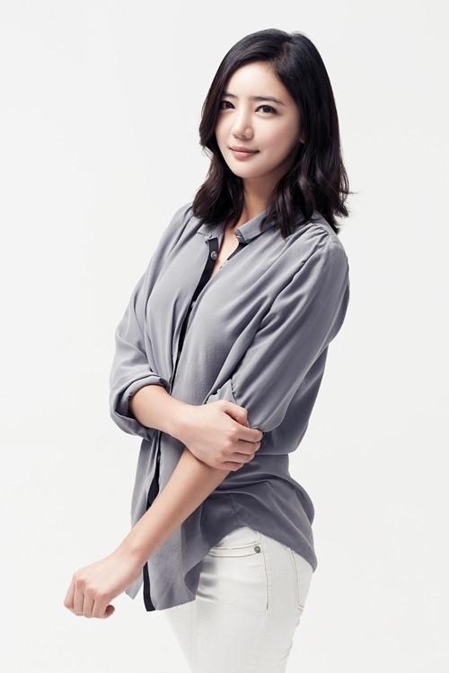 actor Tae-im Lee large photo