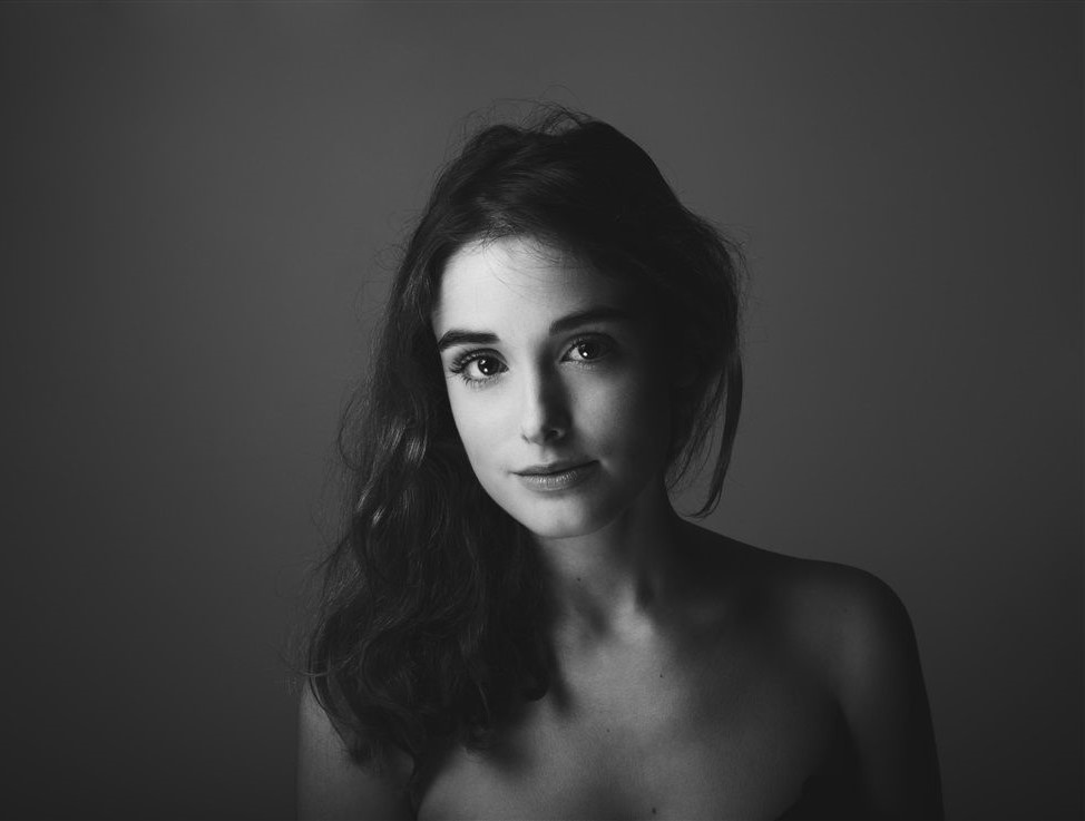 actor Katia Miran large photo