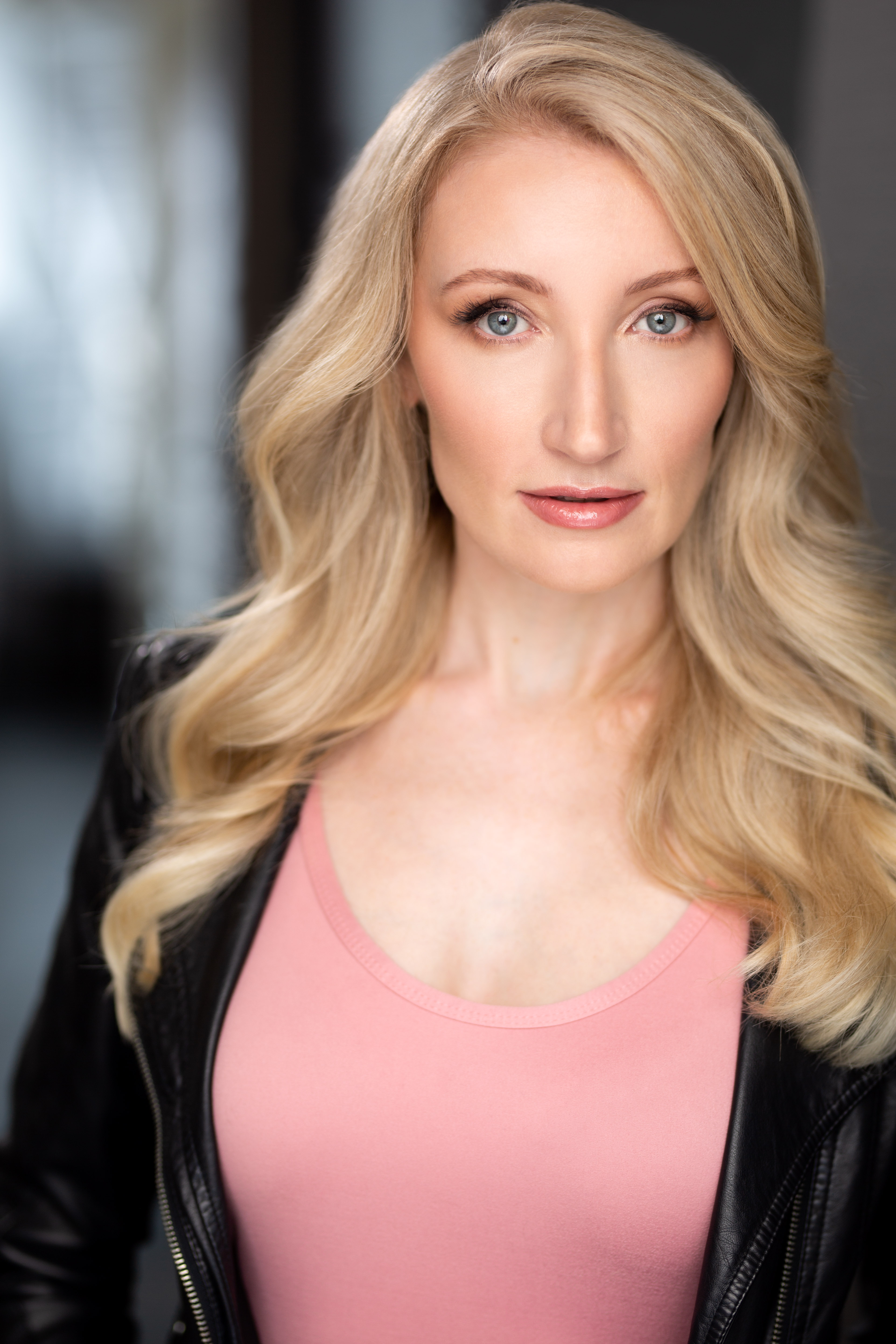 actor Katelyn Vanier large photo