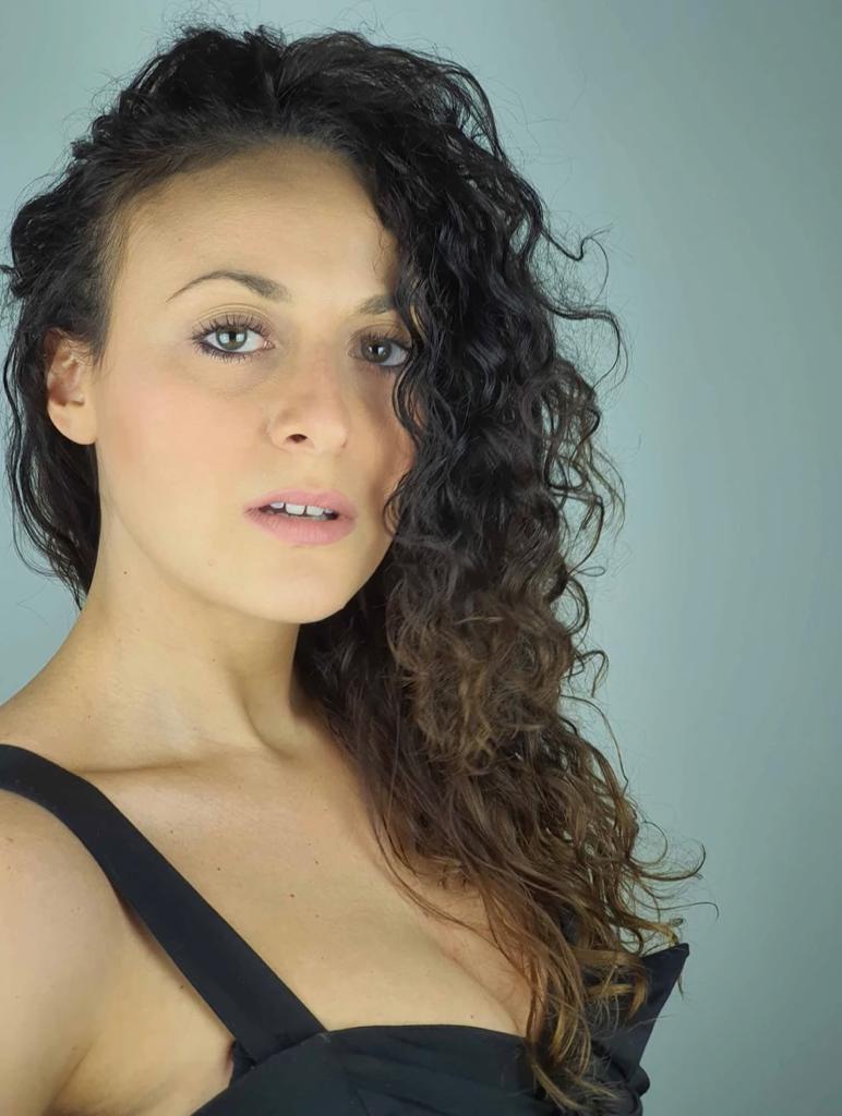 actor Eliana Manvati large photo