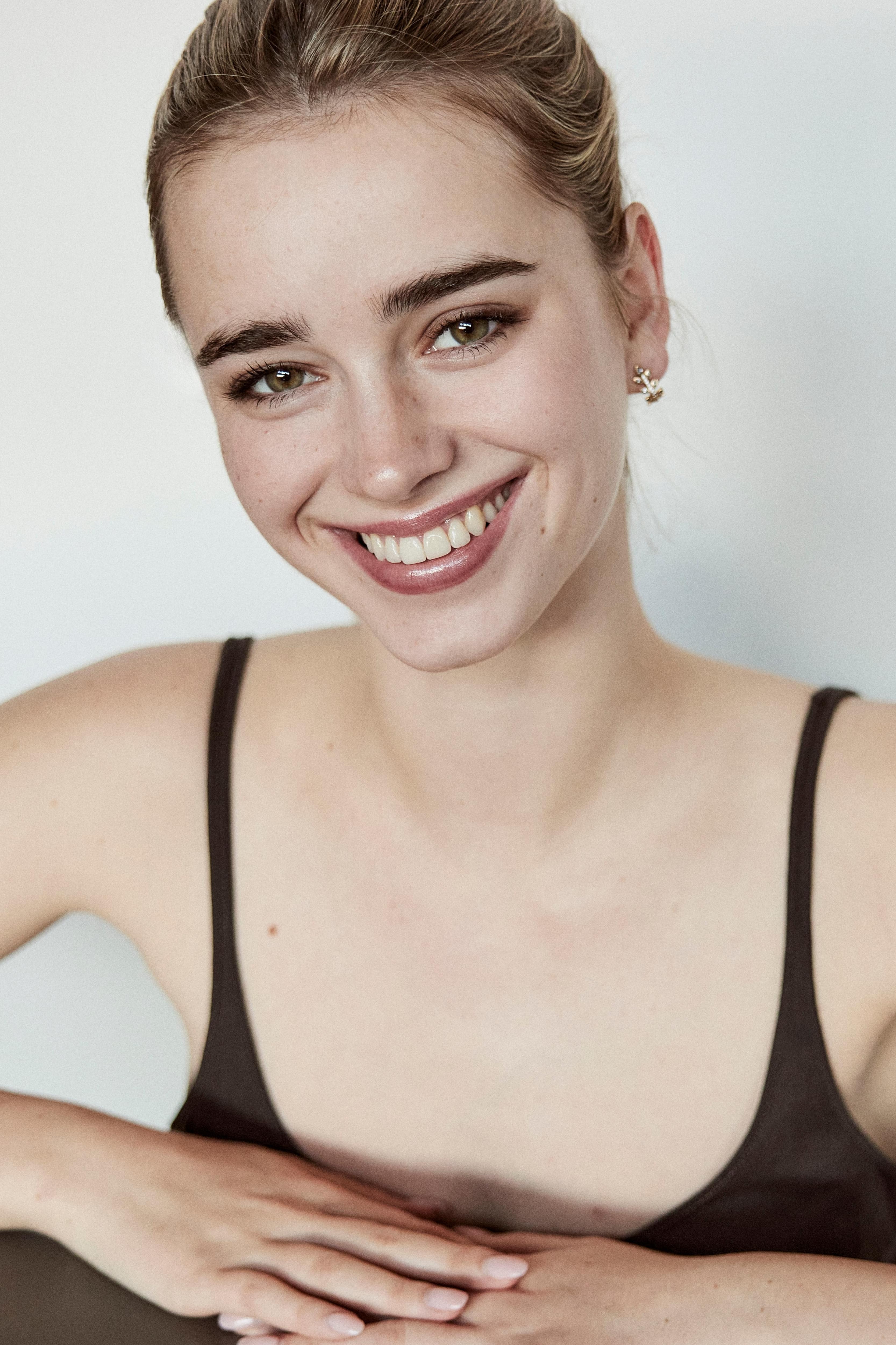 actor Calypso Cragg large photo