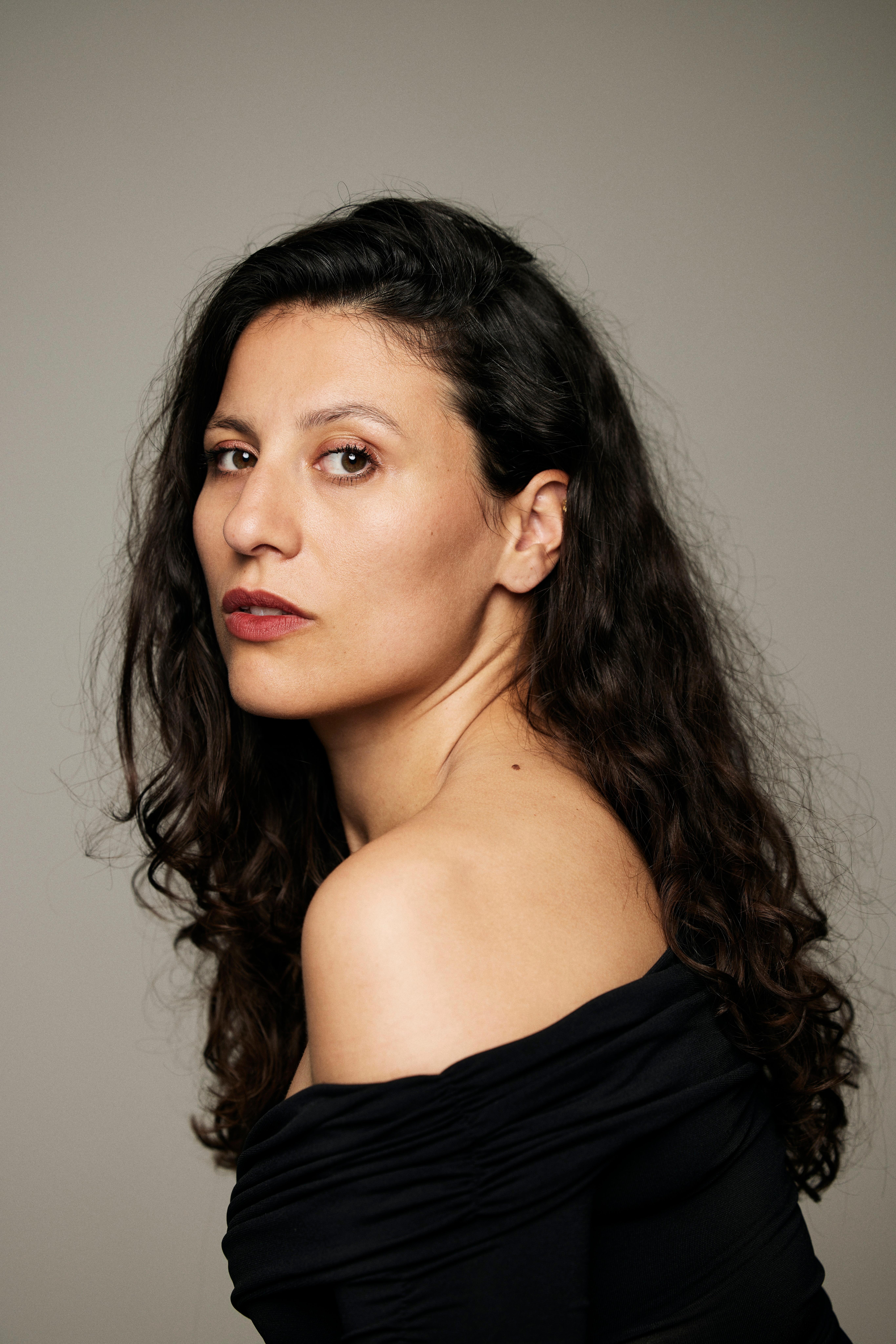 actor Zahra Lfil large photo