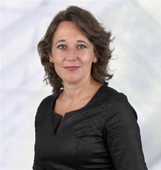 actor Andrea Maier large photo