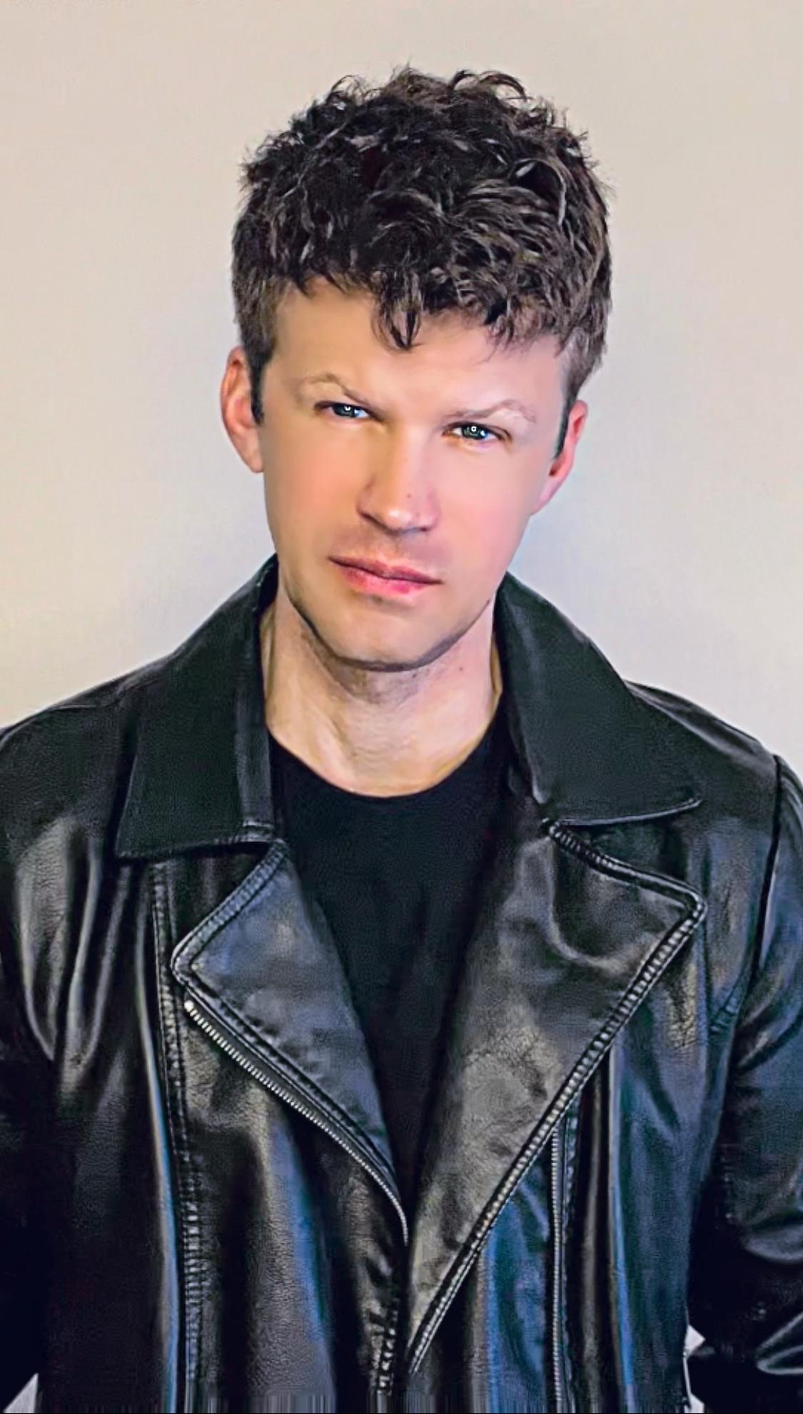 actor Matthew Campbell large photo